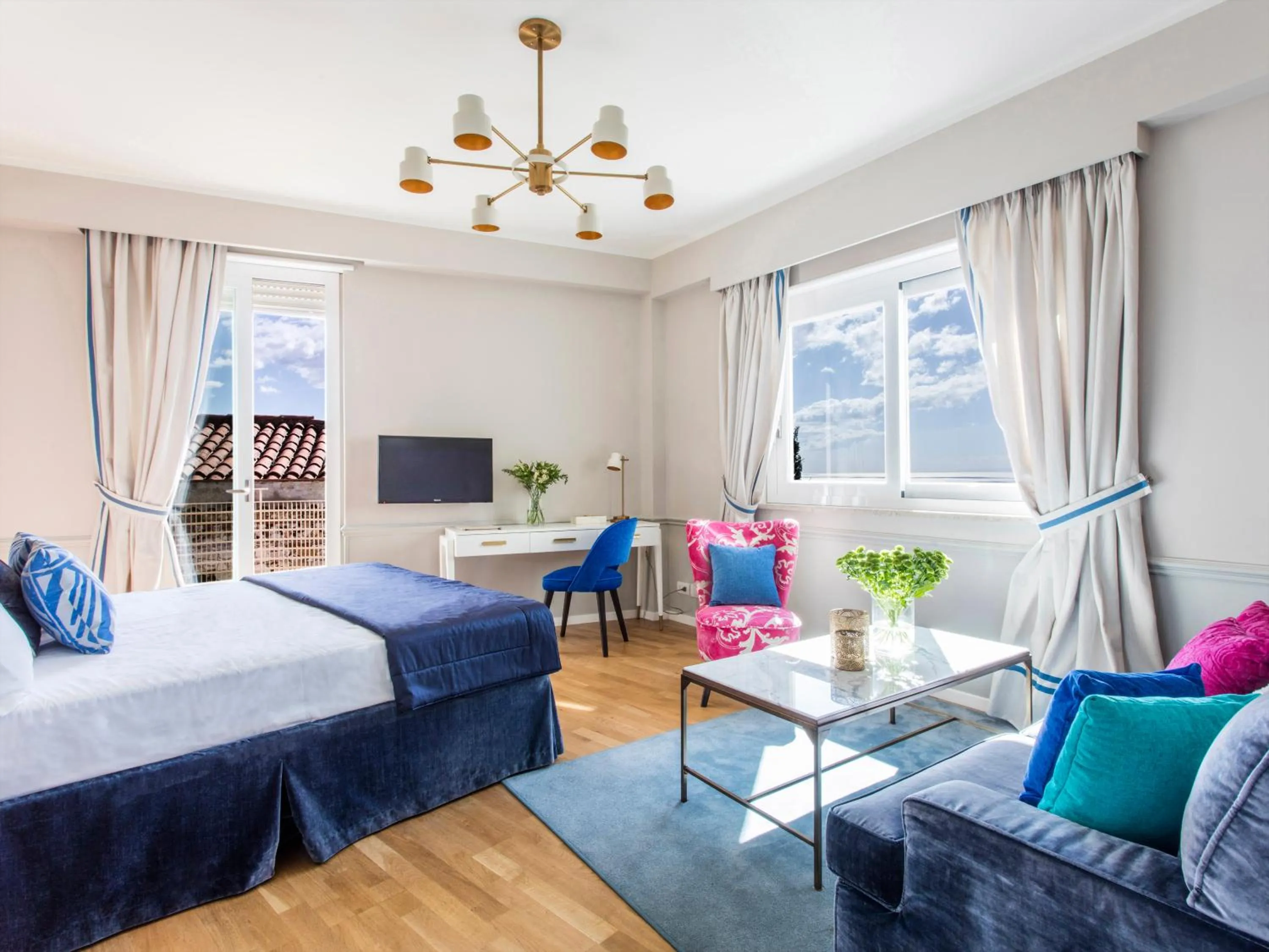 Living room, Bed in La Malandrina - Apartments & Suites