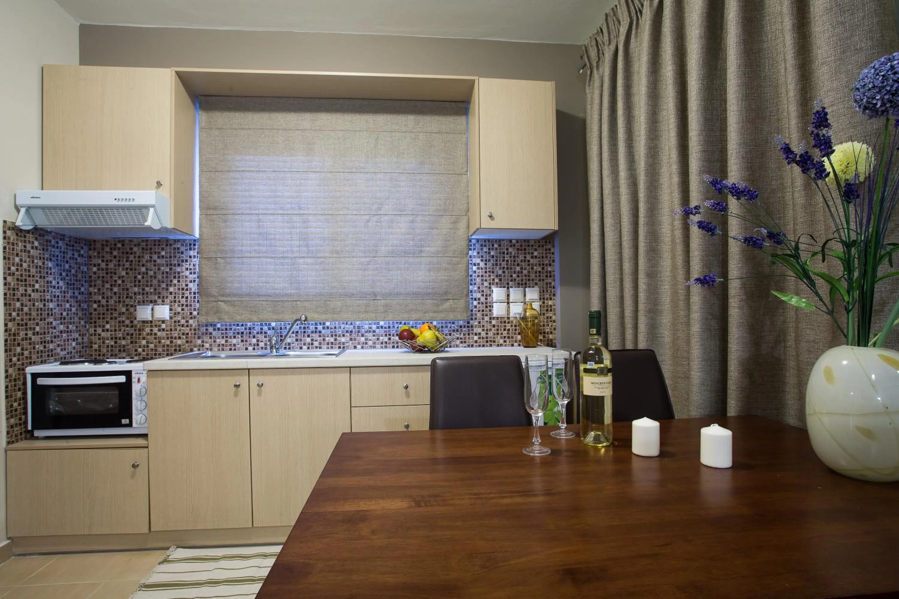 Kitchen or kitchenette in Baywatch Hotel