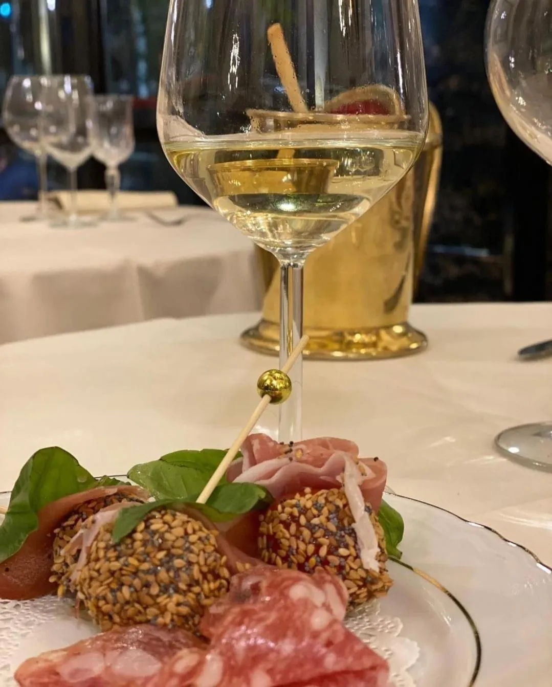 Restaurant/places to eat in Hotel Des Epoques