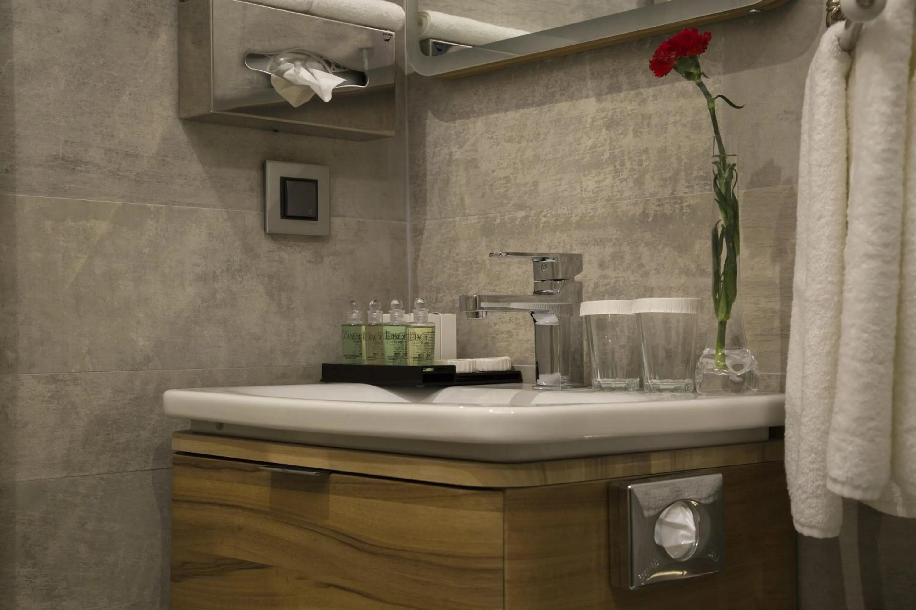 Shower in Taxim Lounge Hotel Special Category