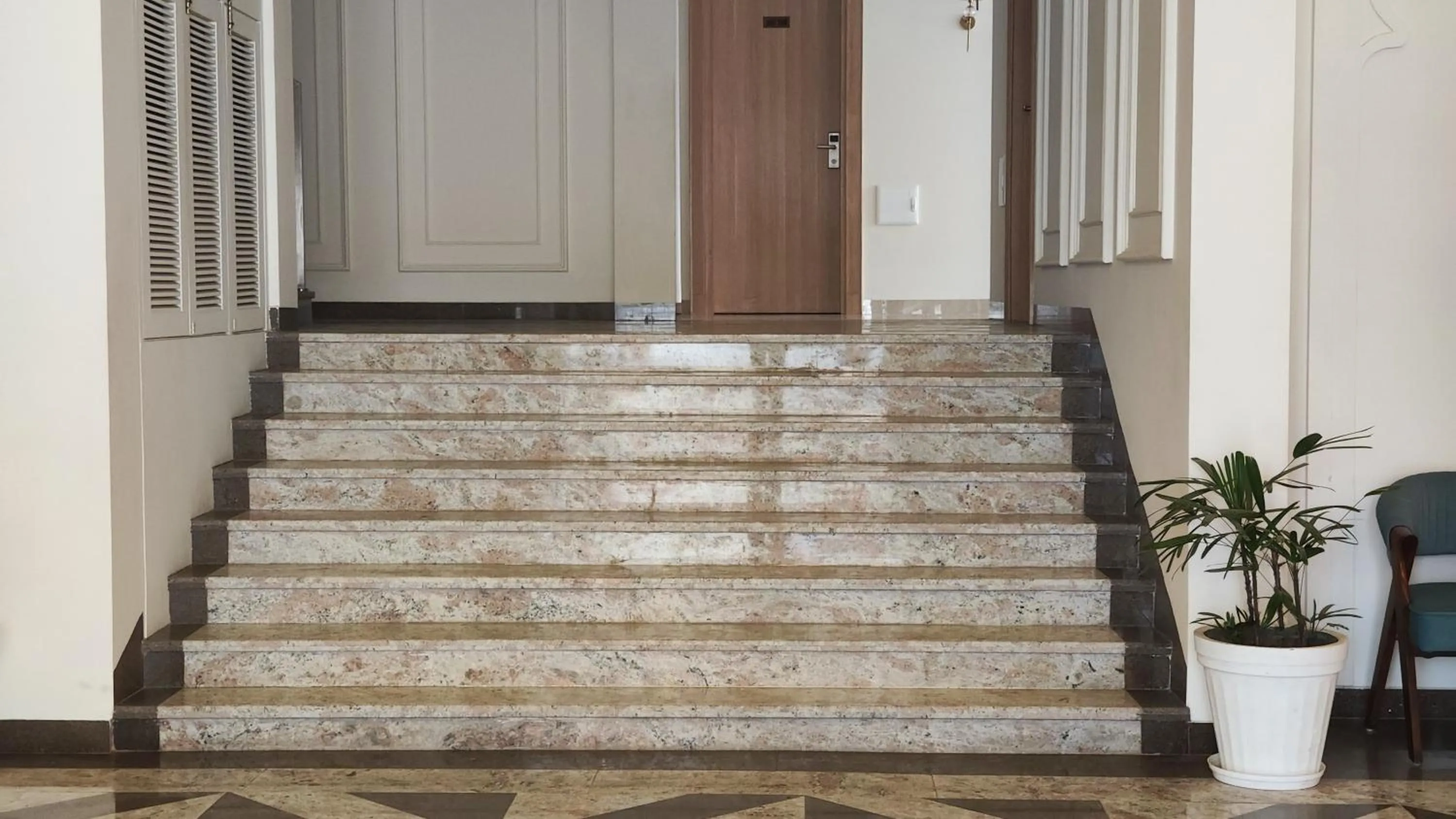 Facade/entrance in raghukul sadan