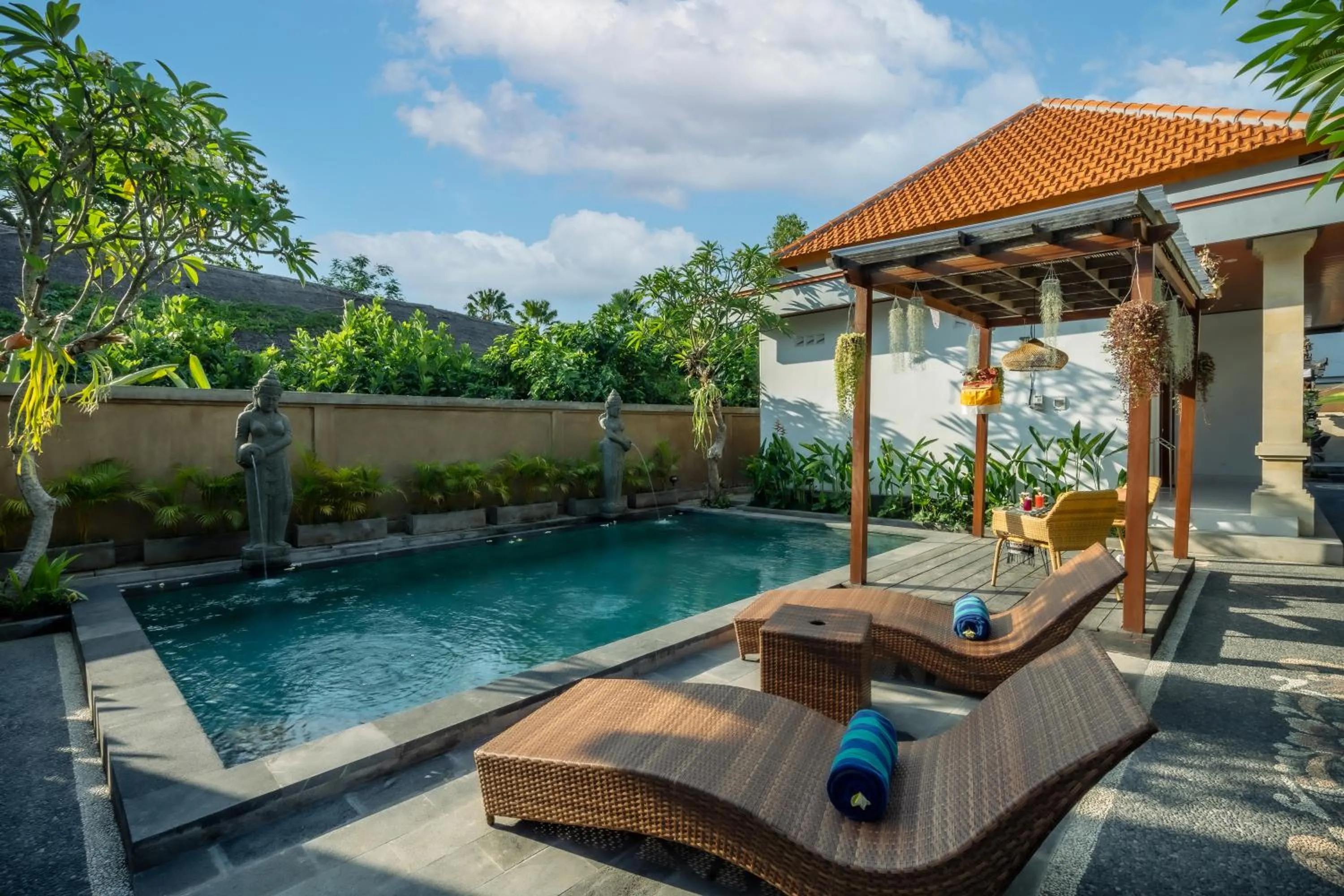 Swimming pool in Sapta D'Villa Residence by Purely