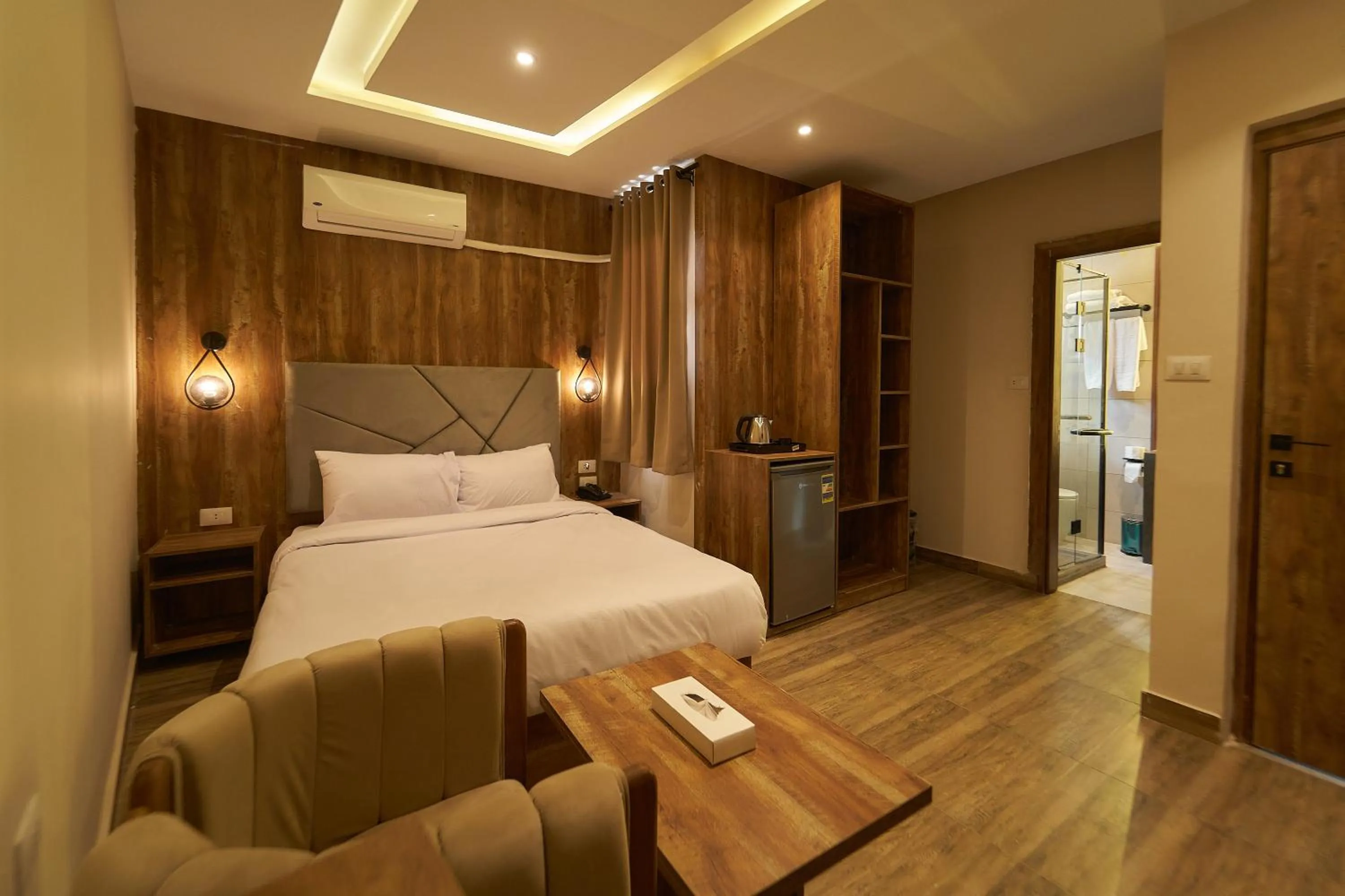 Bed in Crown Pyramids View Hotel