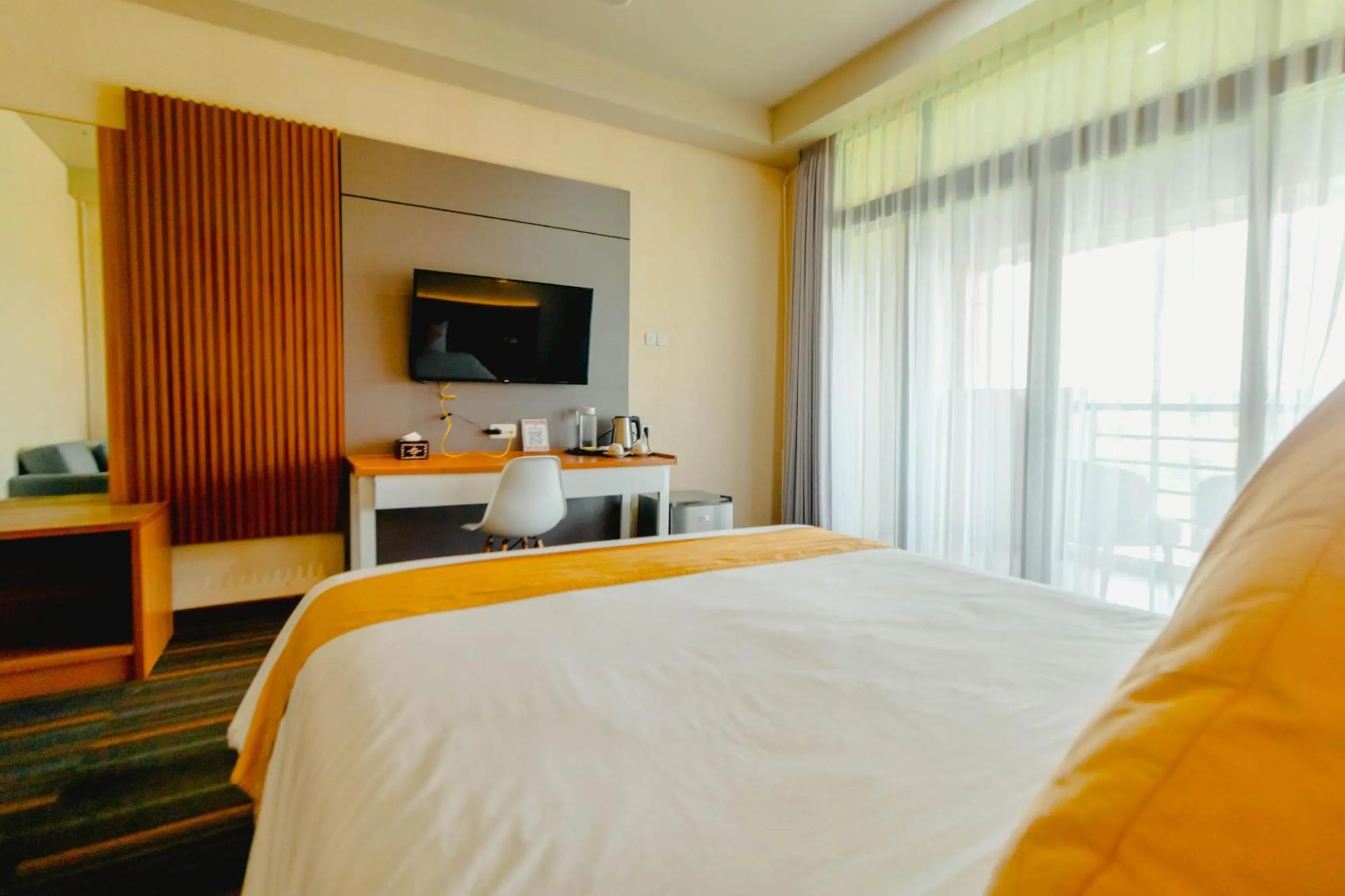 Communal lounge/ TV room in De Balen Soultan Hotel