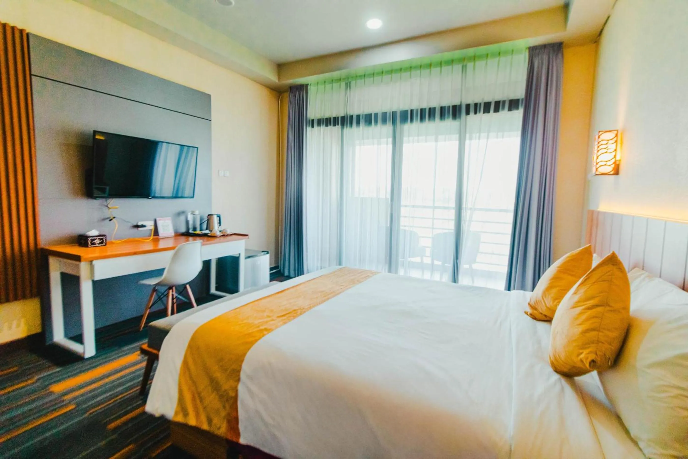 Communal lounge/ TV room in De Balen Soultan Hotel