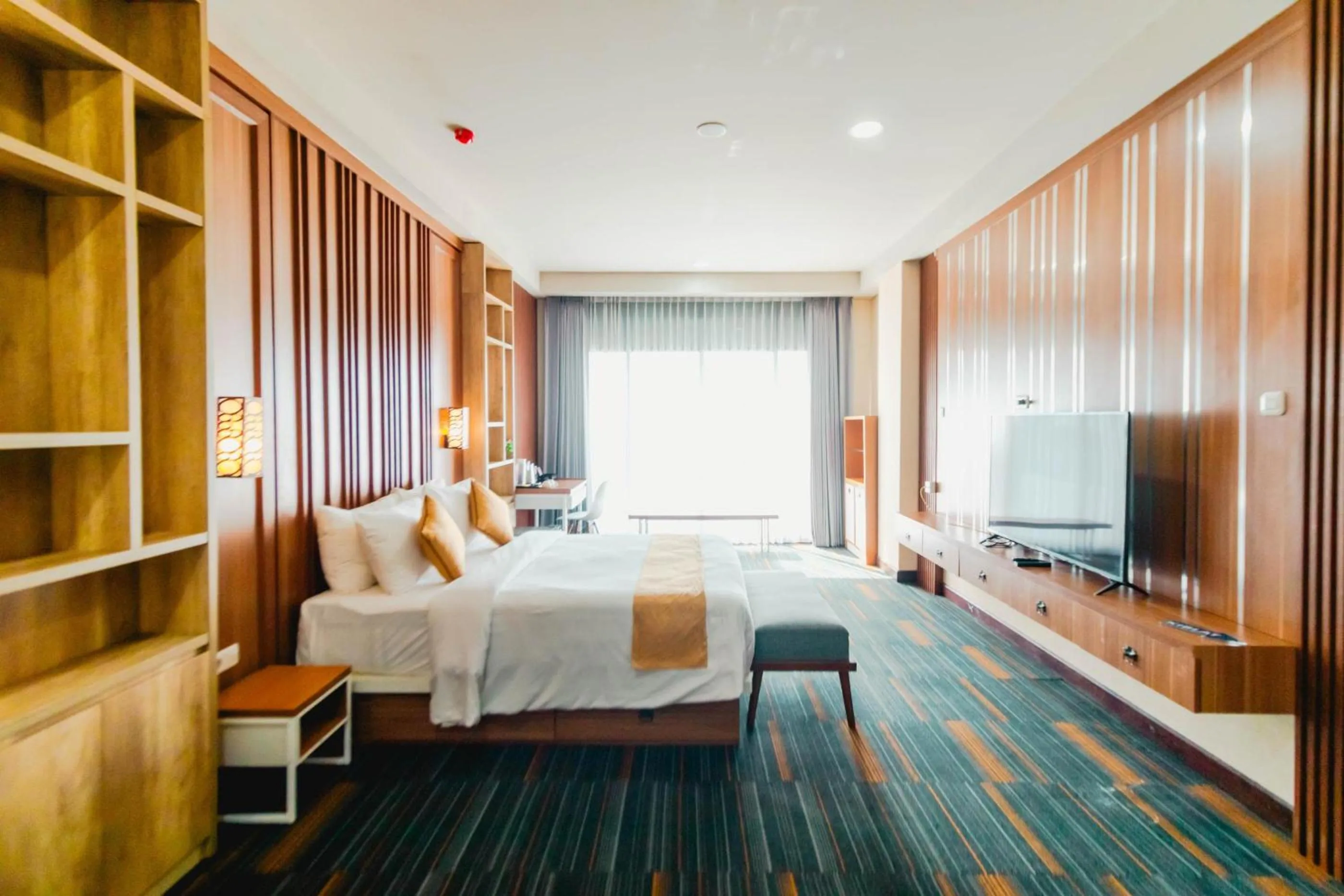 Communal lounge/ TV room in De Balen Soultan Hotel