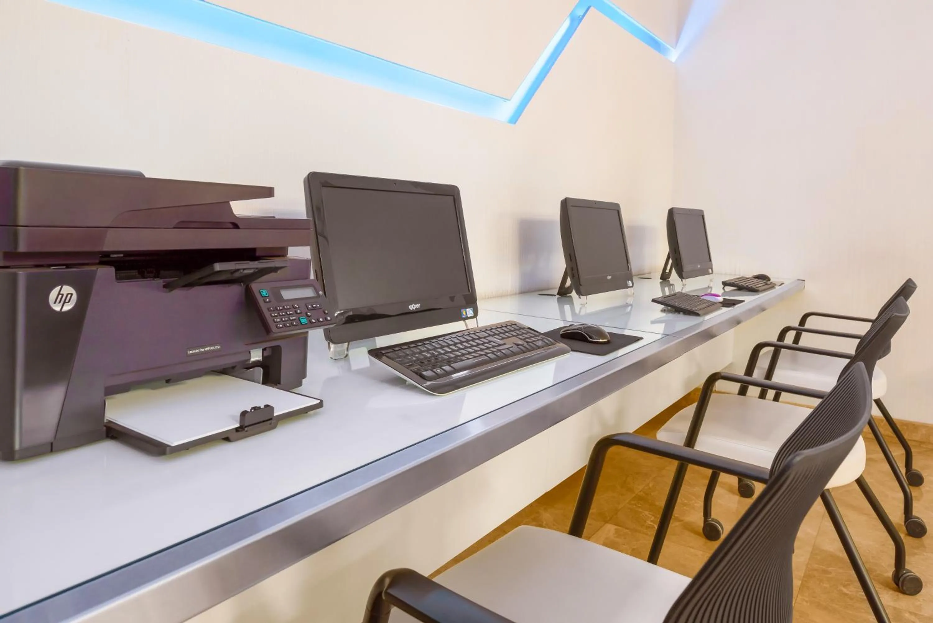 Business facilities in Ramada By Wyndham İstanbul Taksim