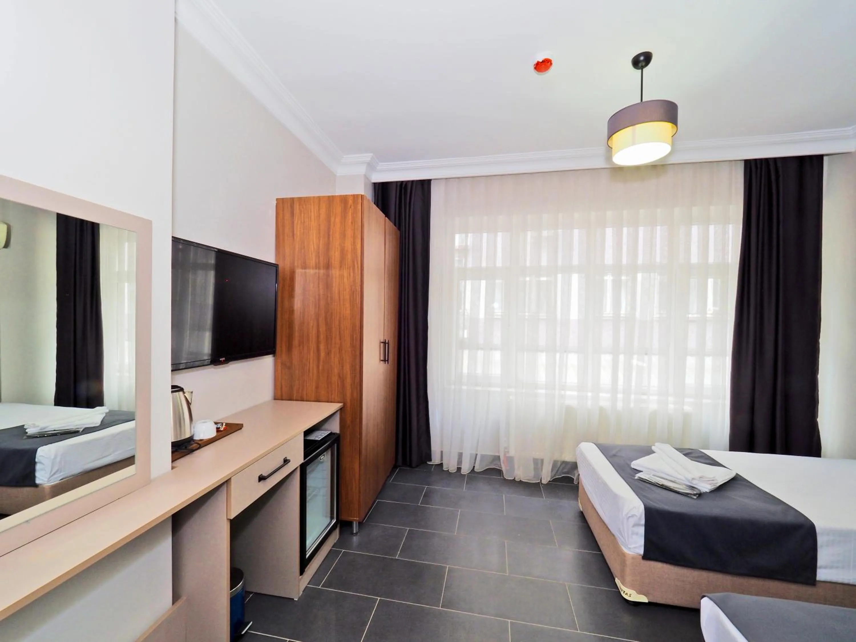 TV and multimedia, Bed in Diamond Hotel Old Town