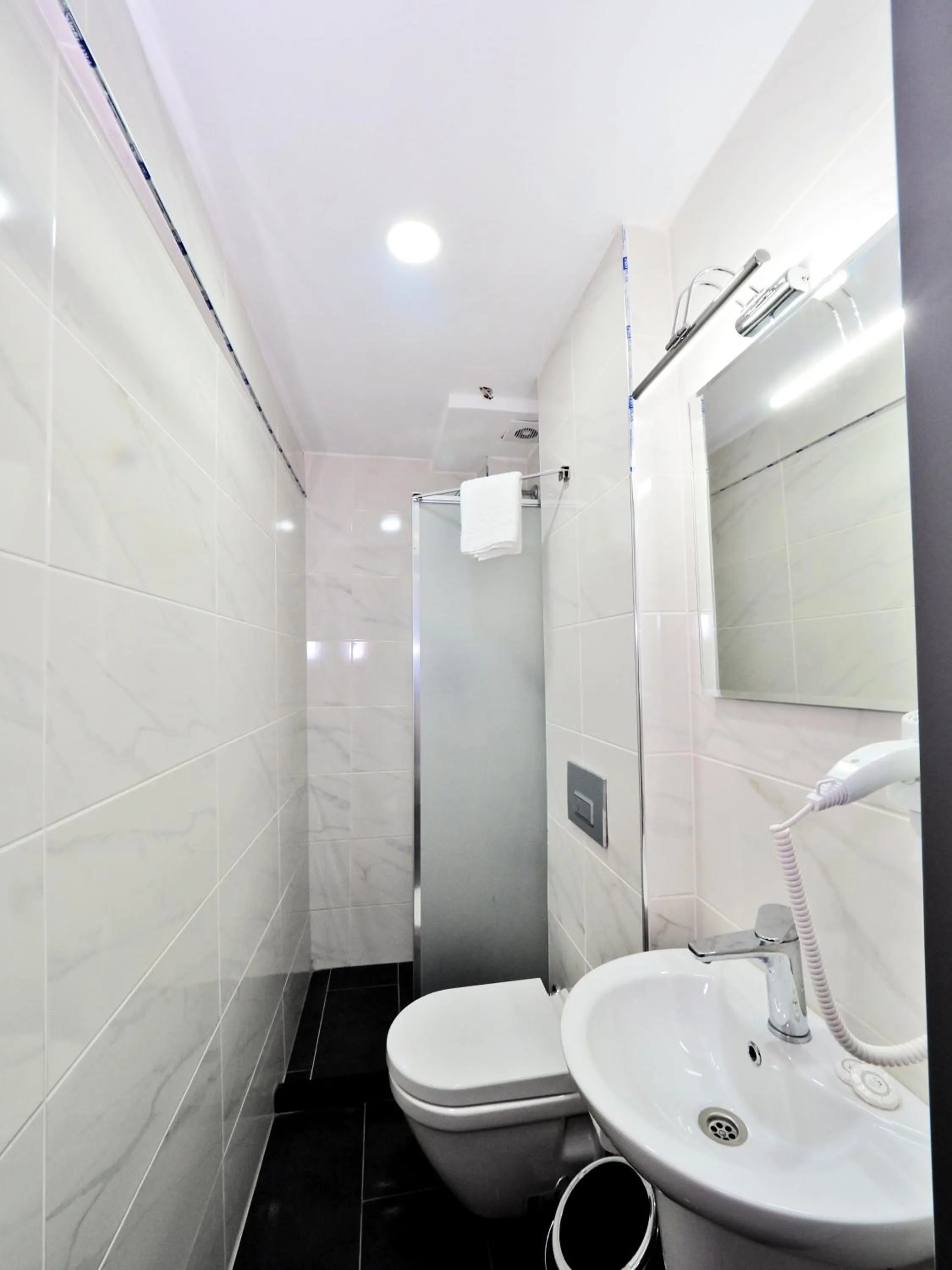 Toilet in Diamond Hotel Old Town