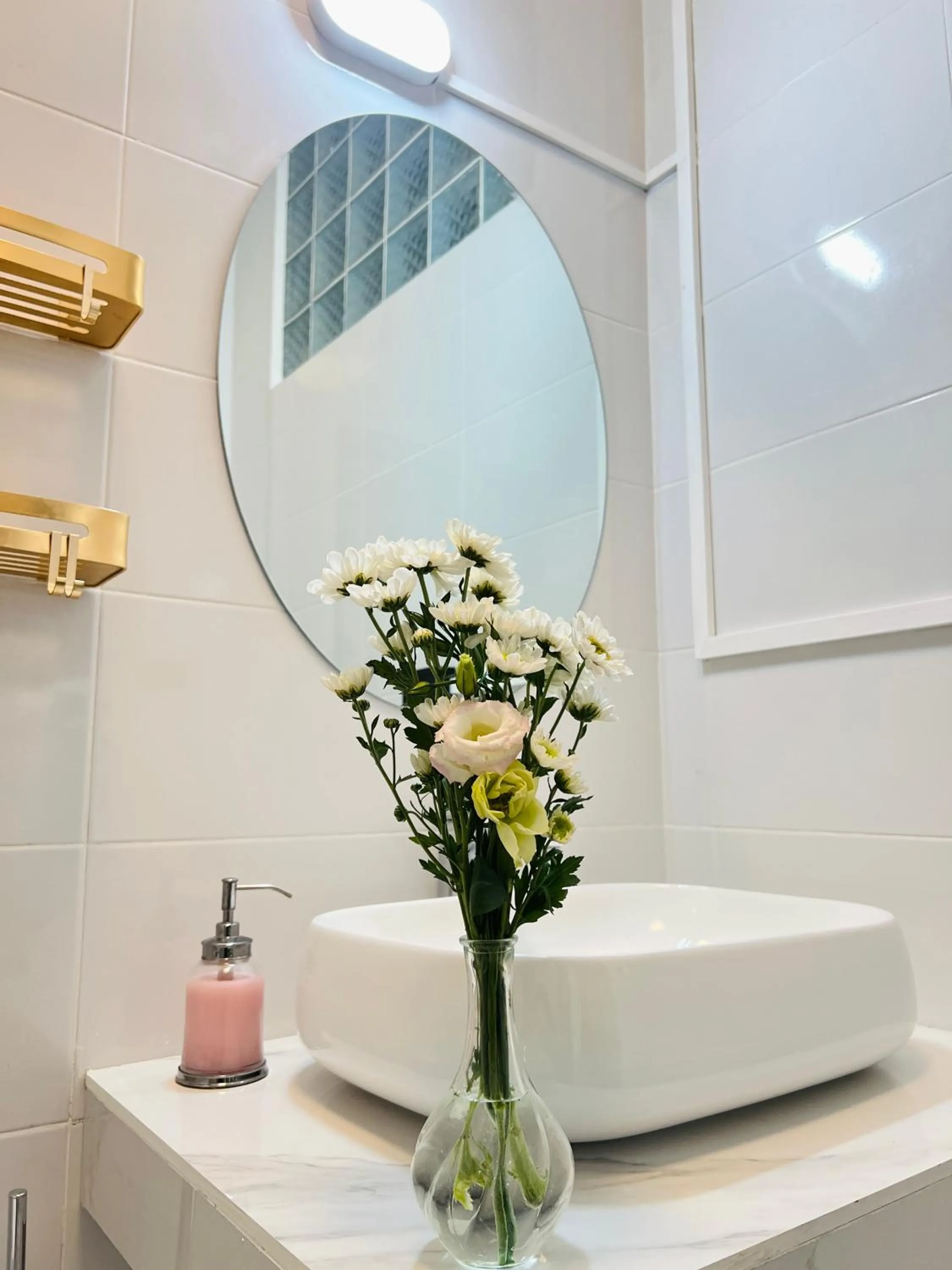 Bathroom in Garden House Rice Field and Mountain View
