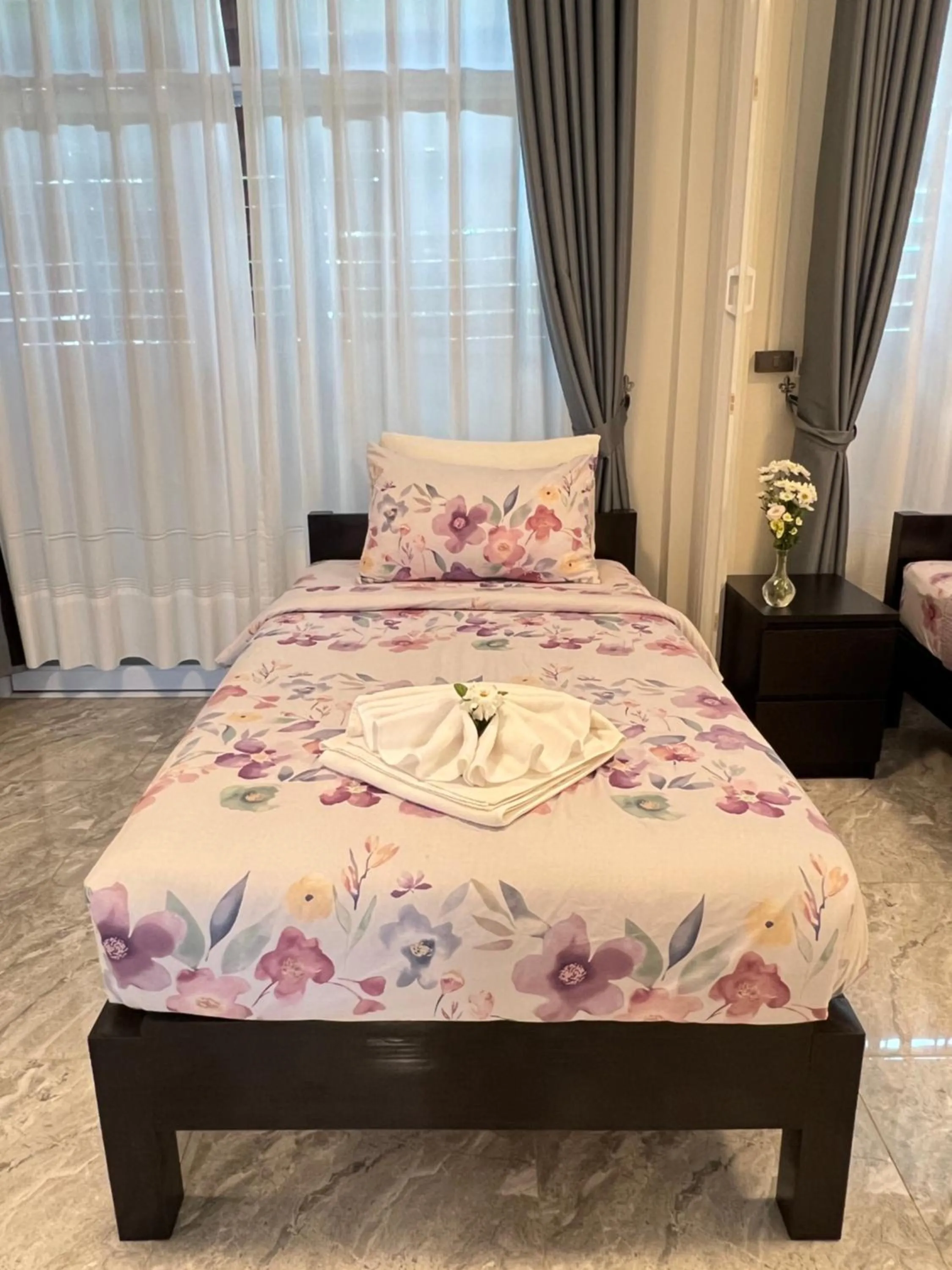 Bed in Garden House Rice Field and Mountain View