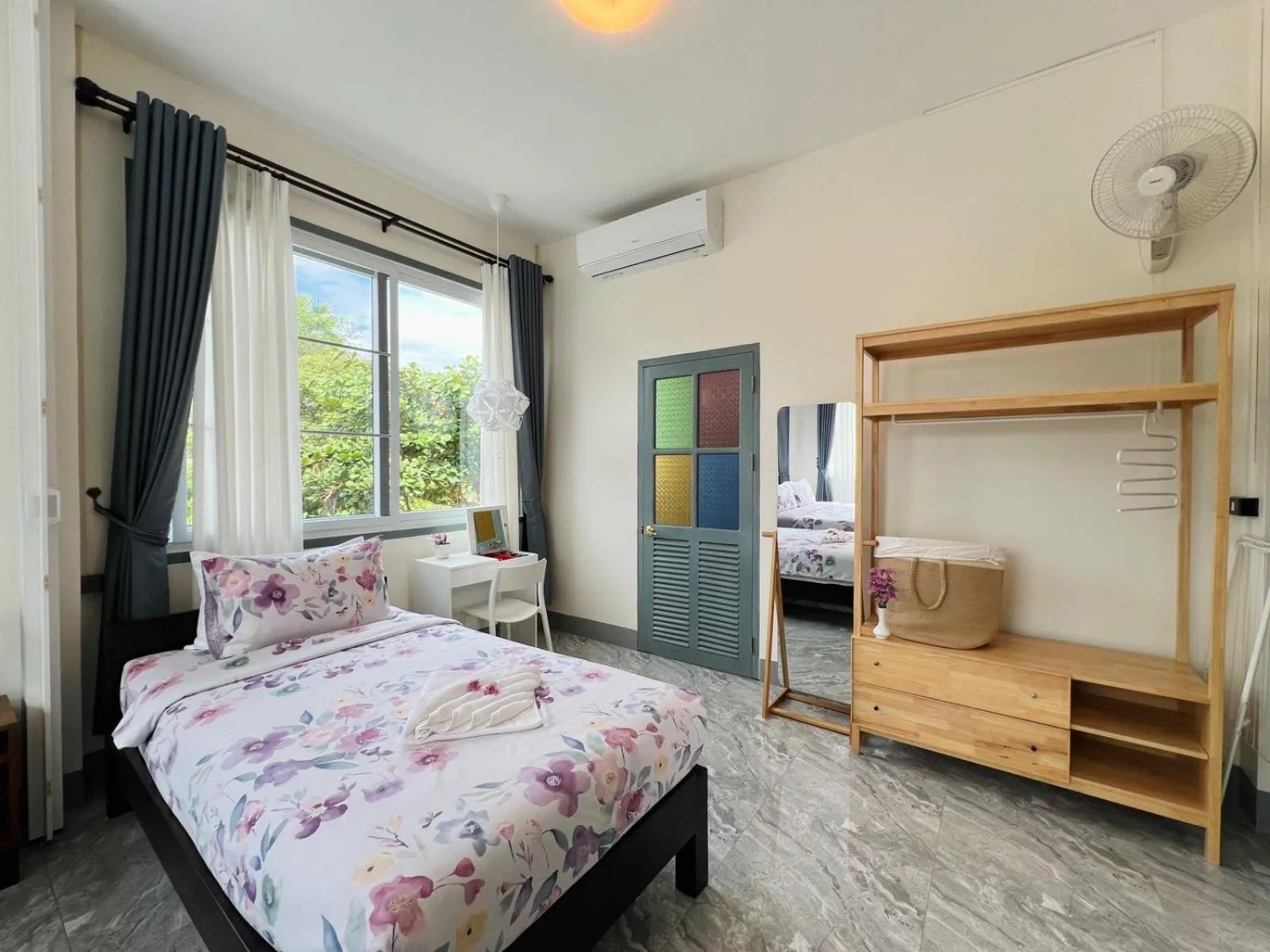 Bedroom, Bed in Garden House Rice Field and Mountain View