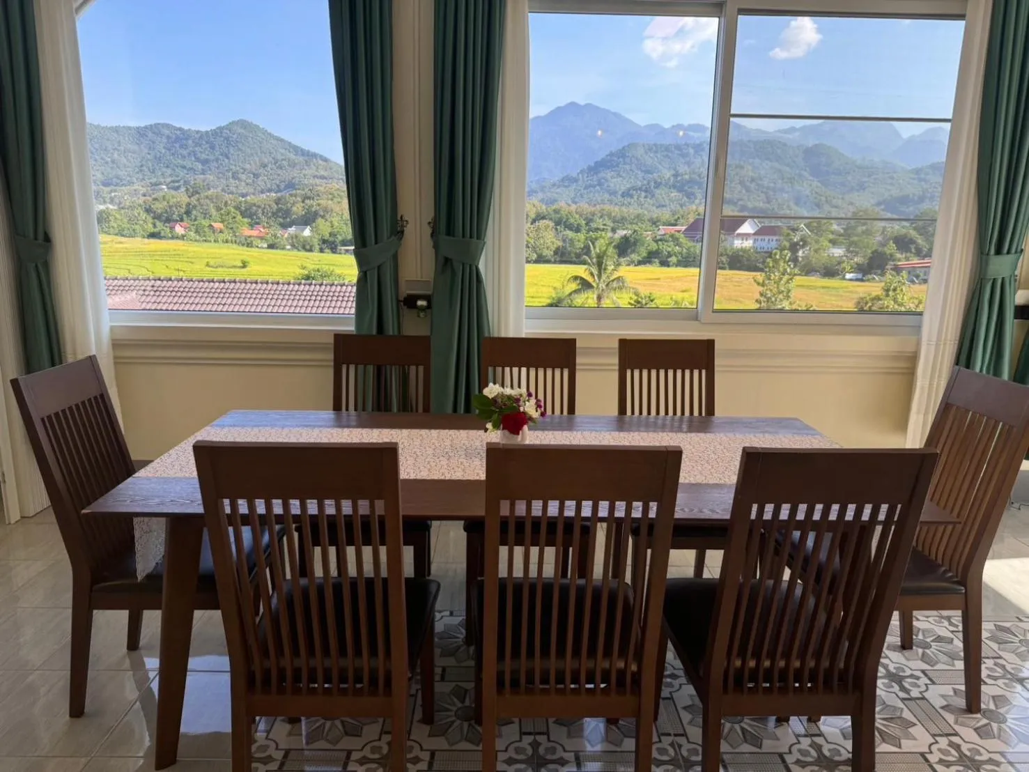 Restaurant/places to eat in Garden House Rice Field and Mountain View