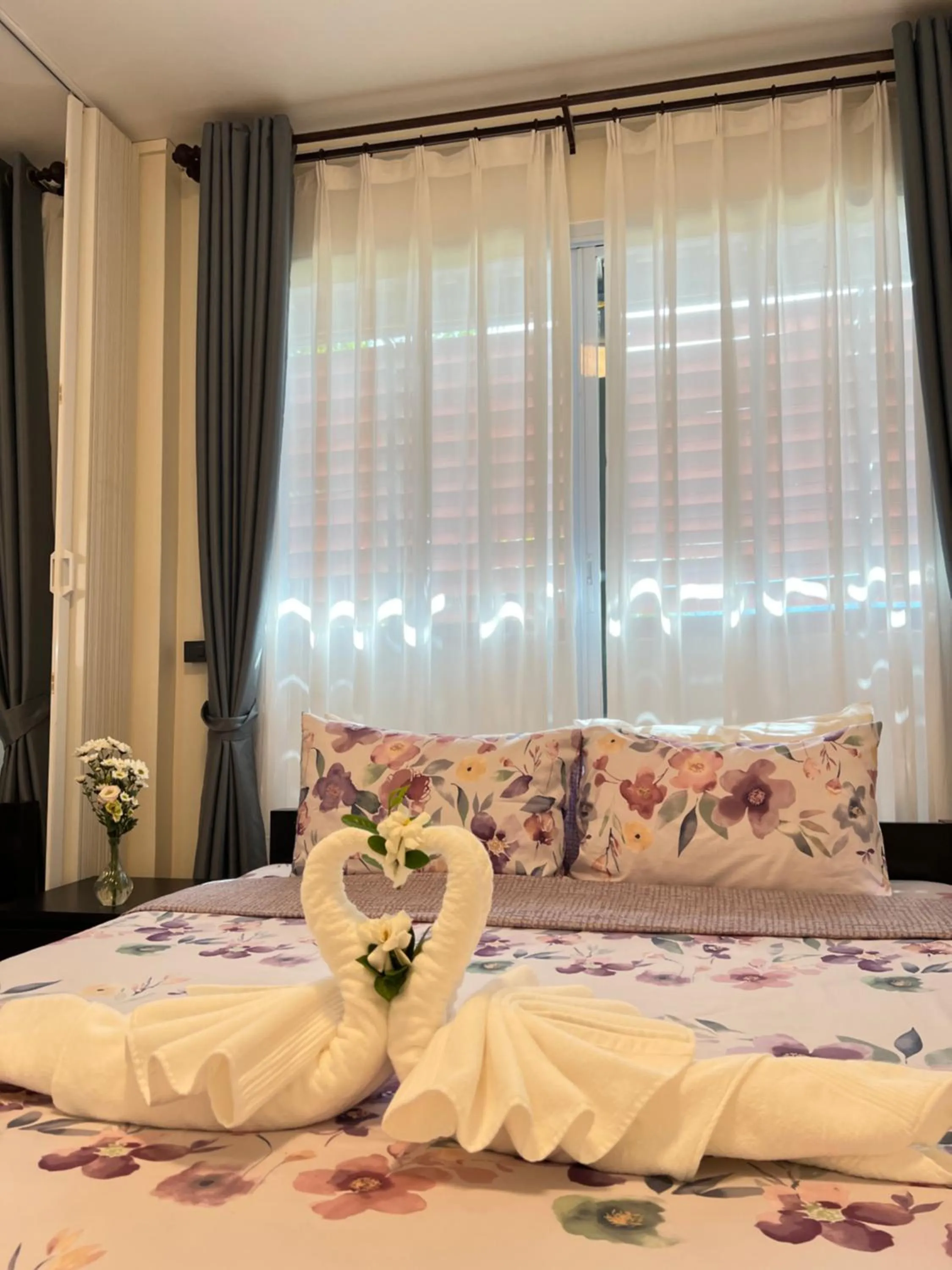 Bed in Garden House Rice Field and Mountain View