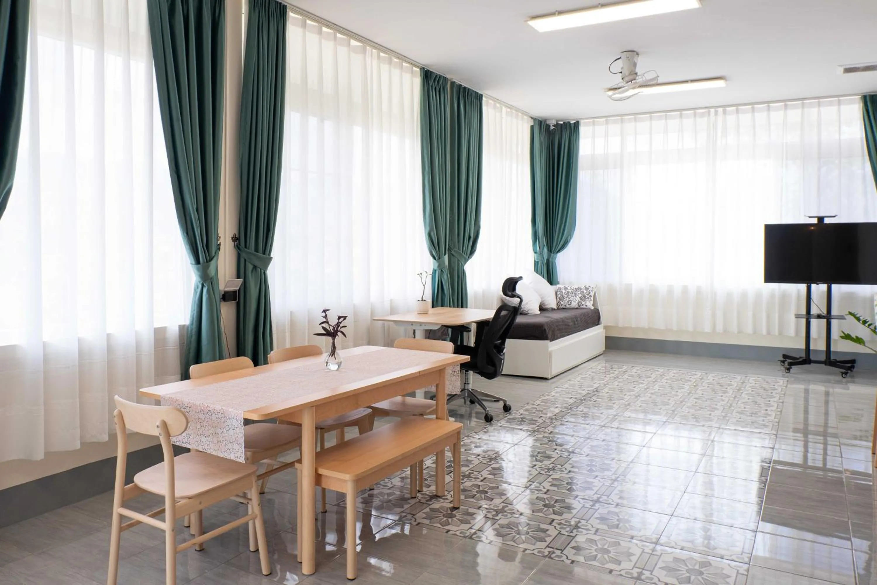 Restaurant/places to eat in Garden House Rice Field and Mountain View