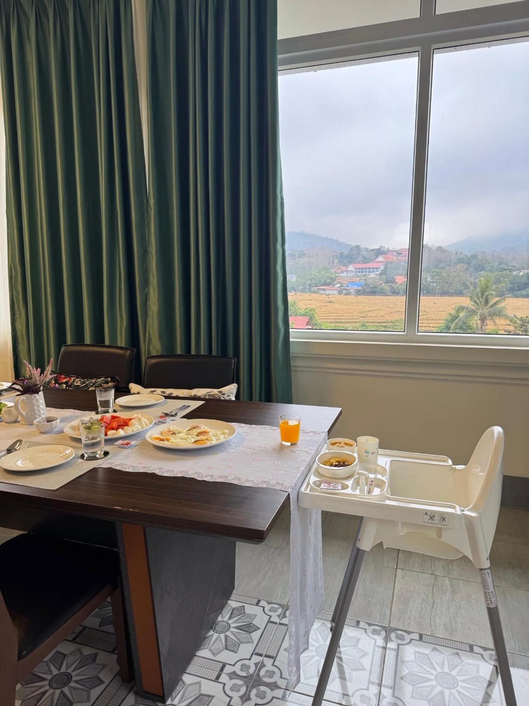 Restaurant/places to eat in Garden House Rice Field and Mountain View