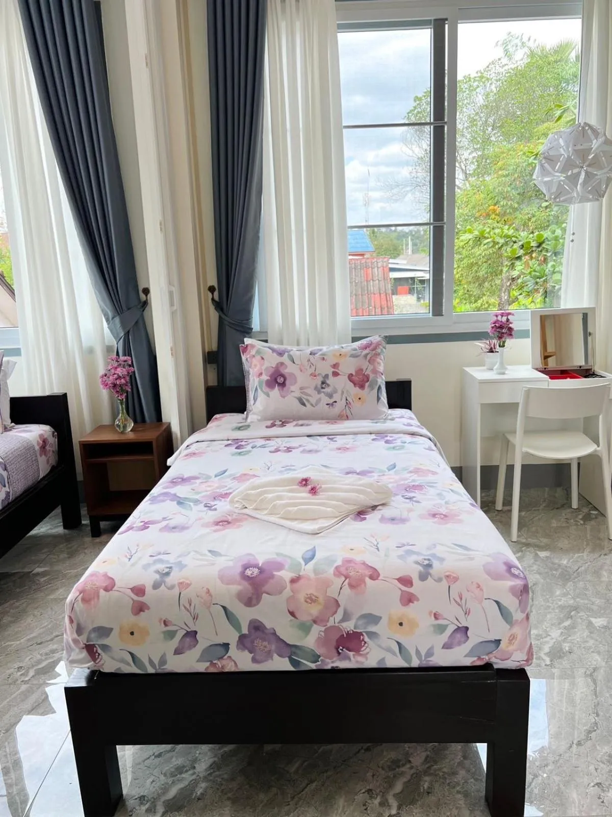 Bed in Garden House Rice Field and Mountain View