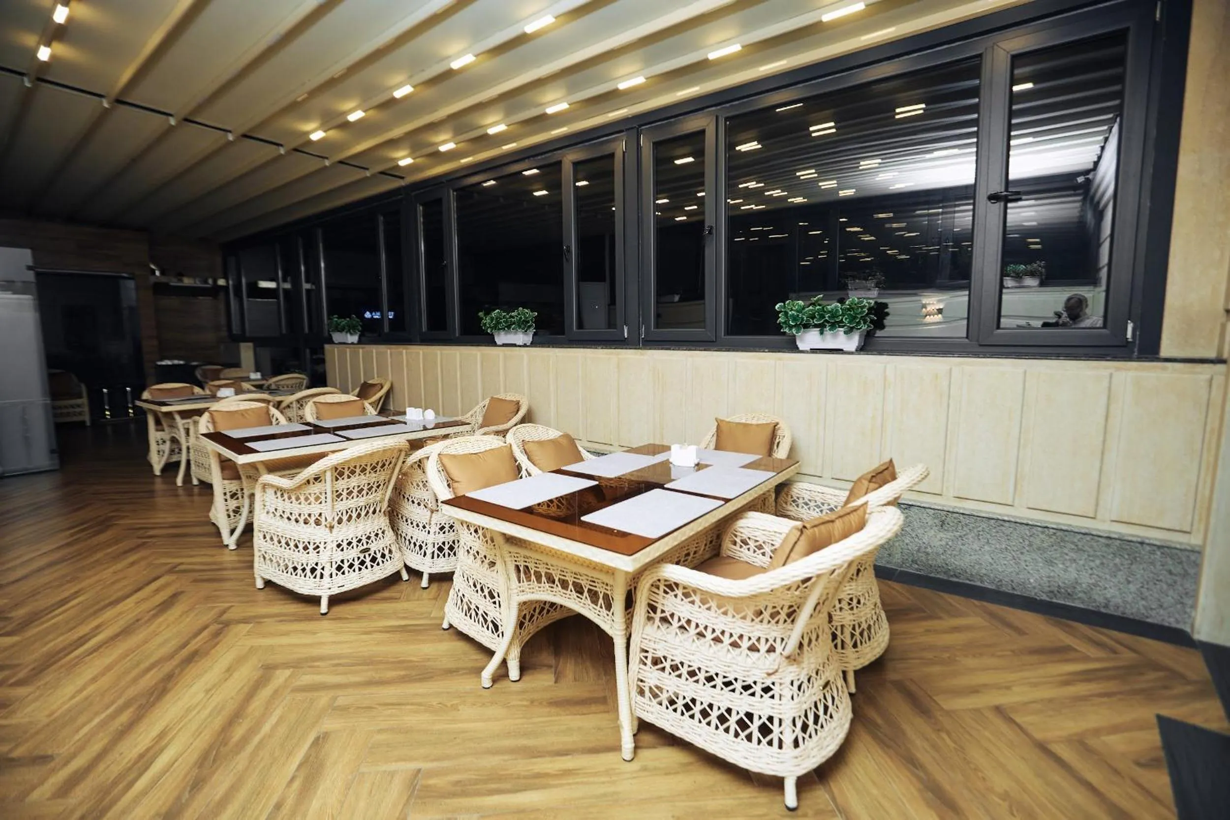 Restaurant/places to eat in RIO Hotel