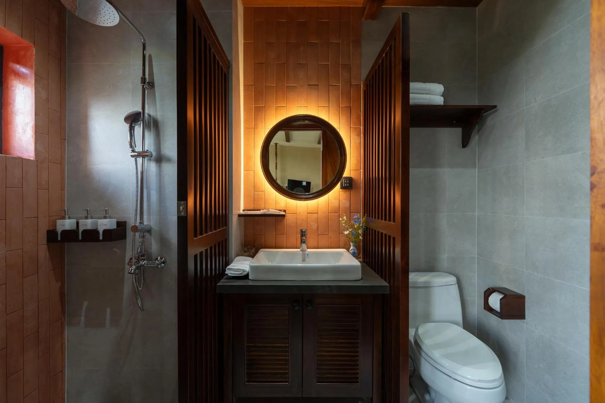 Toilet in The Mist Boutique DaLat Hotel