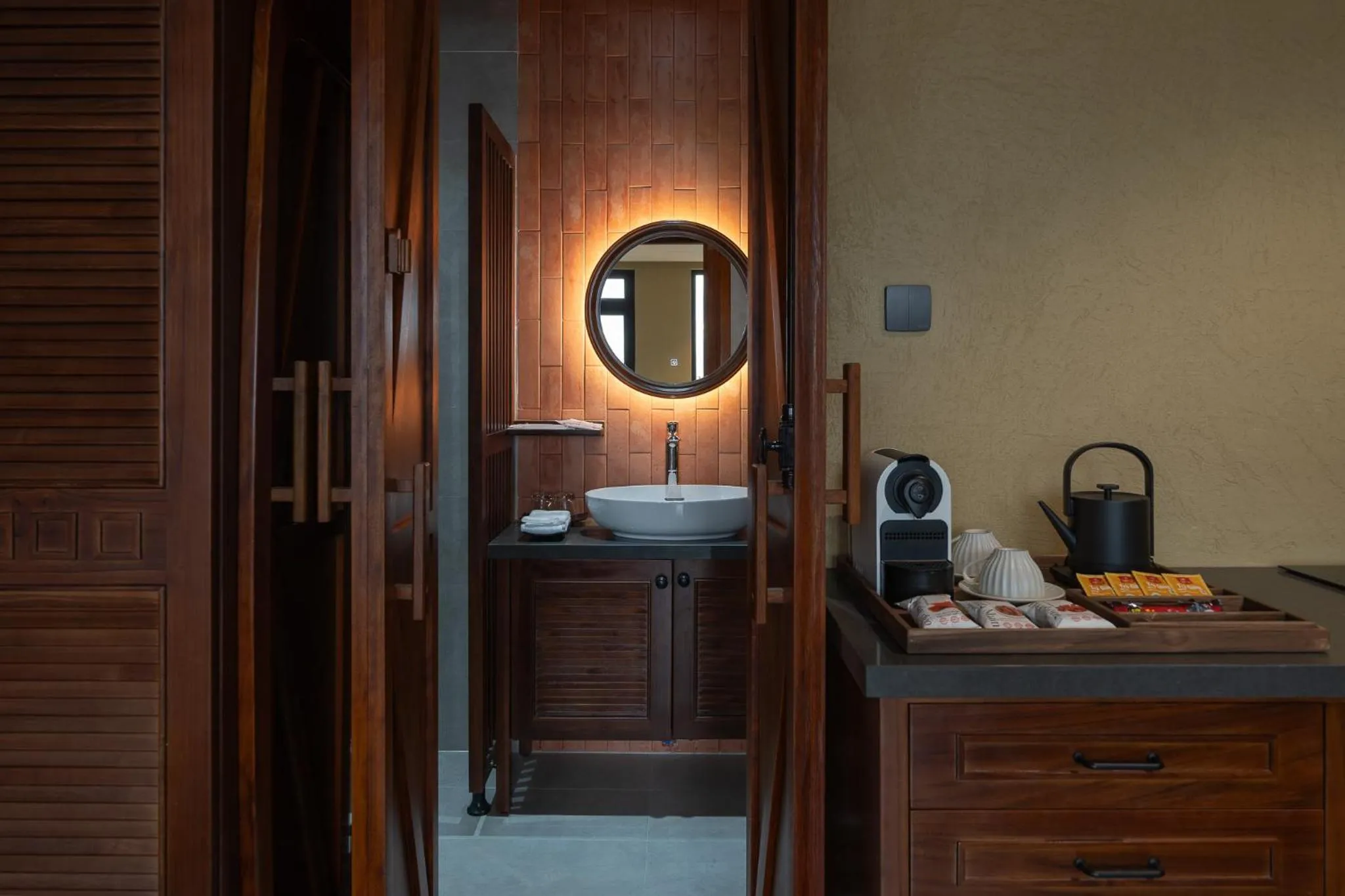 Shower in The Mist Boutique DaLat Hotel