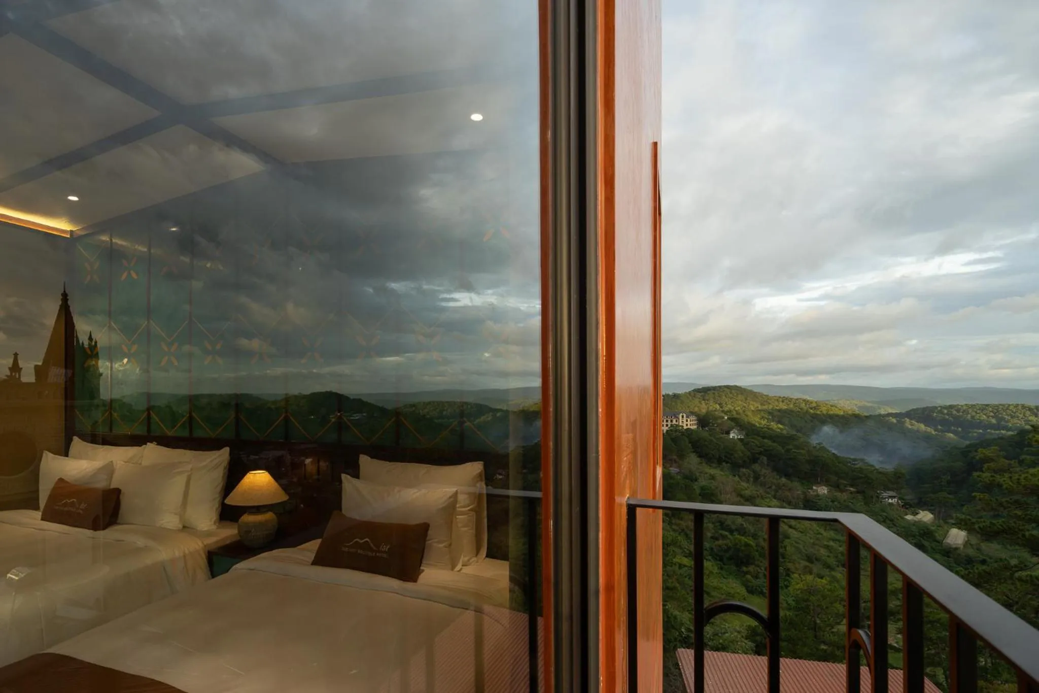 Balcony/Terrace, Bed in The Mist Boutique DaLat Hotel