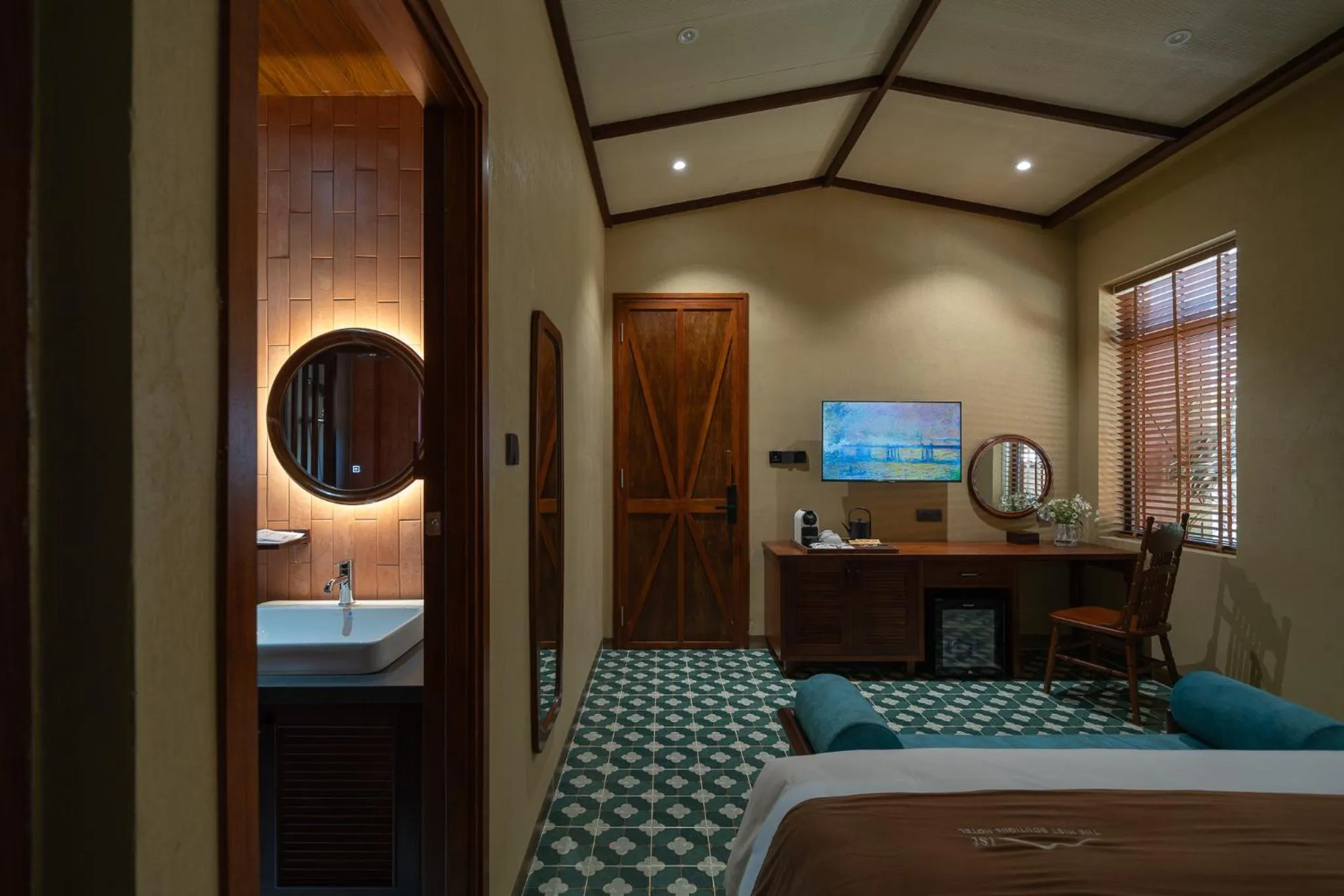 Seating area, Bed in The Mist Boutique DaLat Hotel