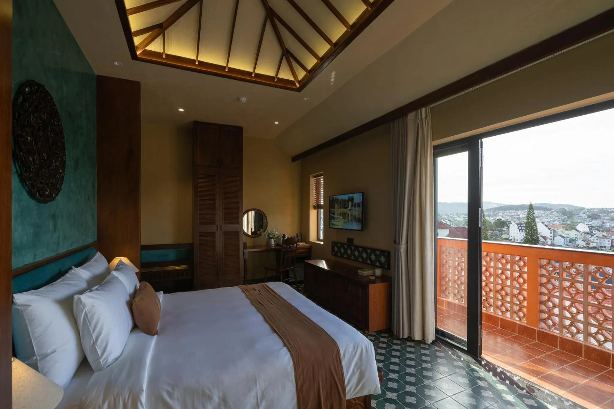 Bed in The Mist Boutique DaLat Hotel