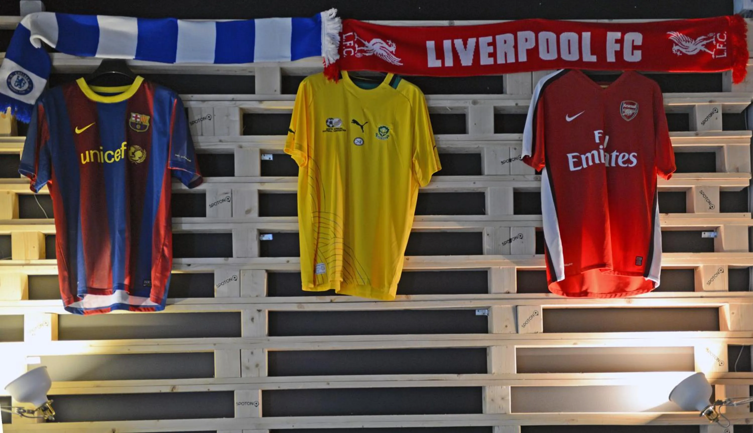 Lounge or bar in Spoton Hostel & Sportsbar