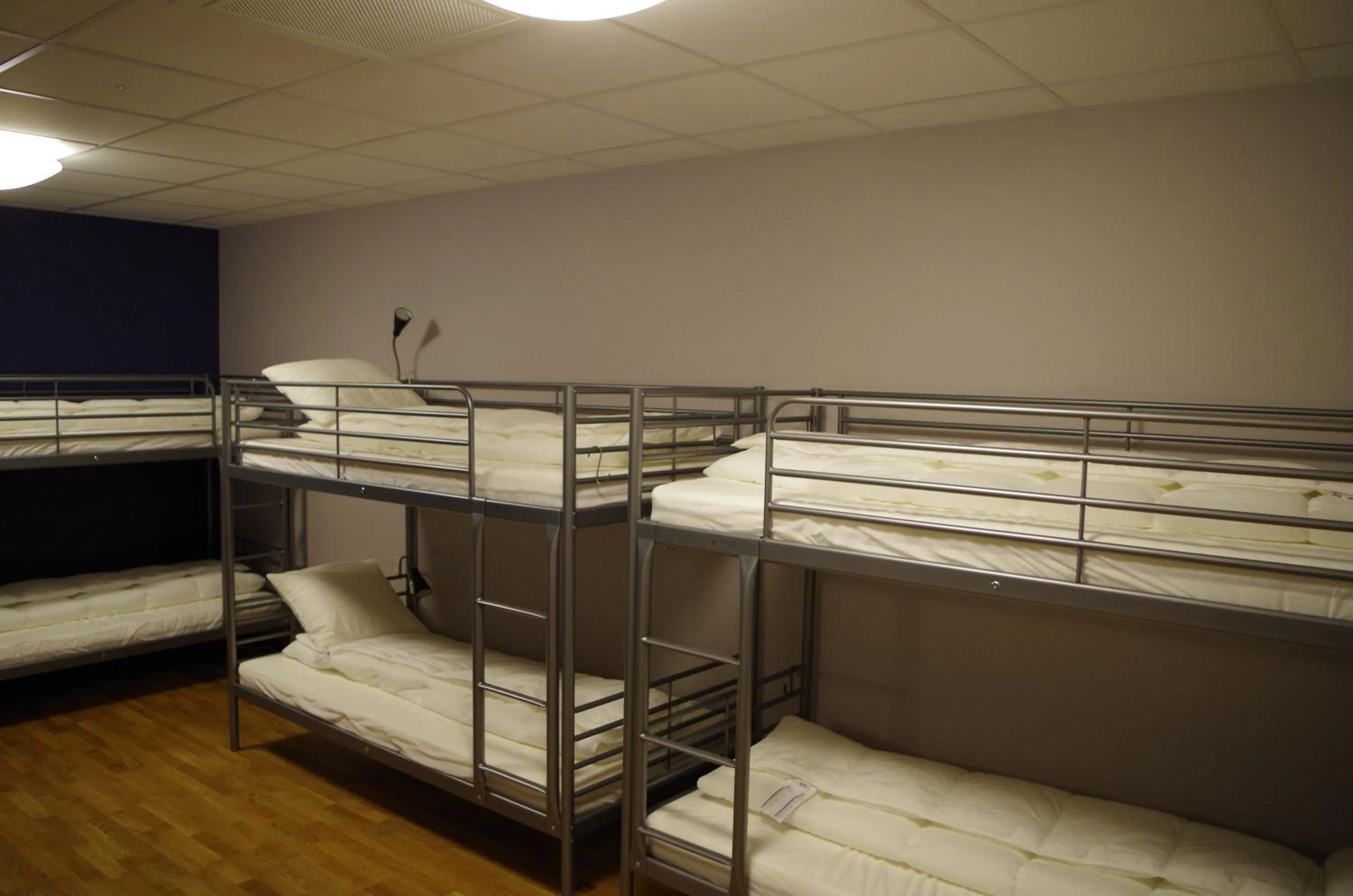 Spoton Hostel & Sportsbar