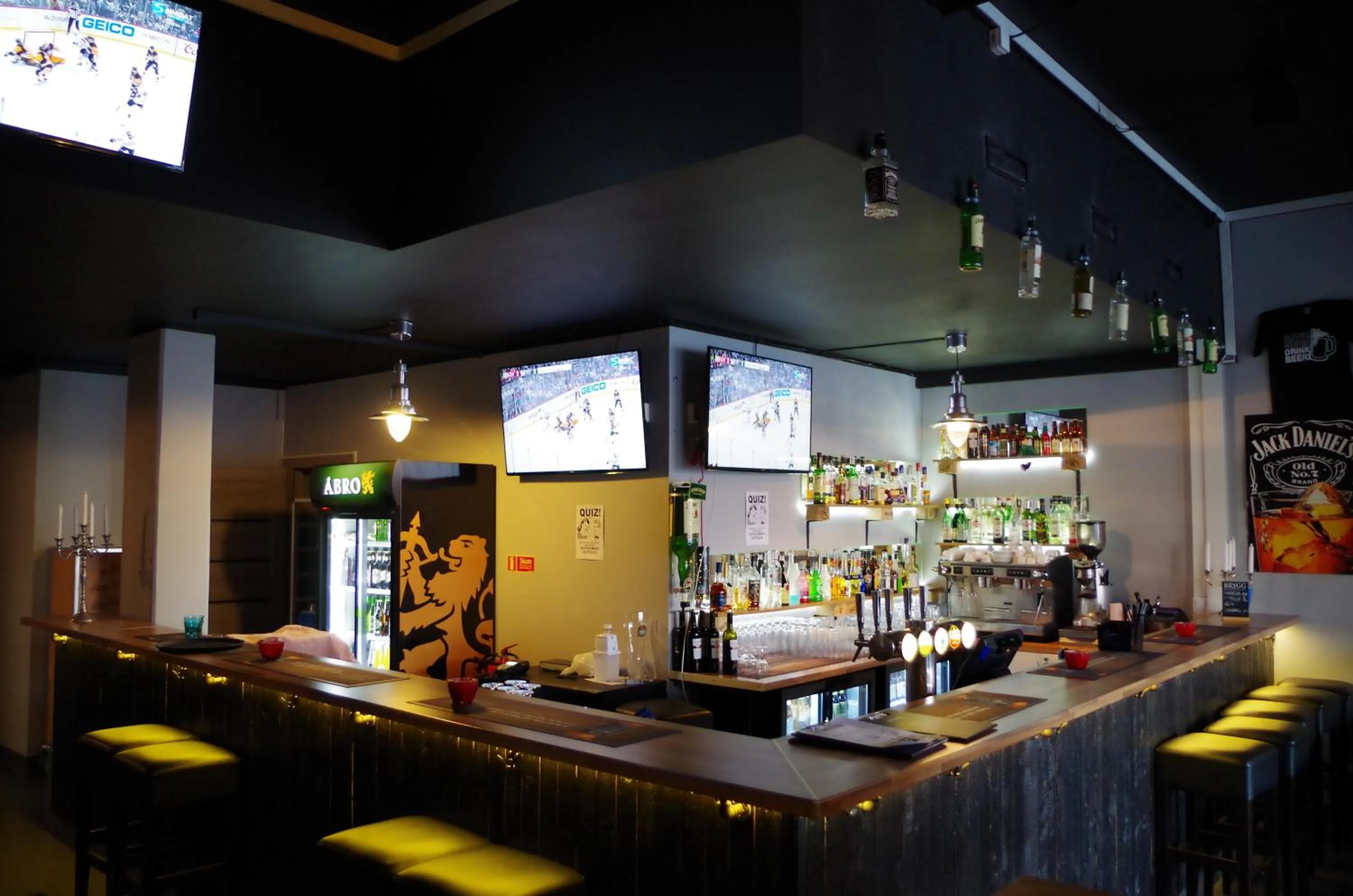 Lobby or reception in Spoton Hostel & Sportsbar