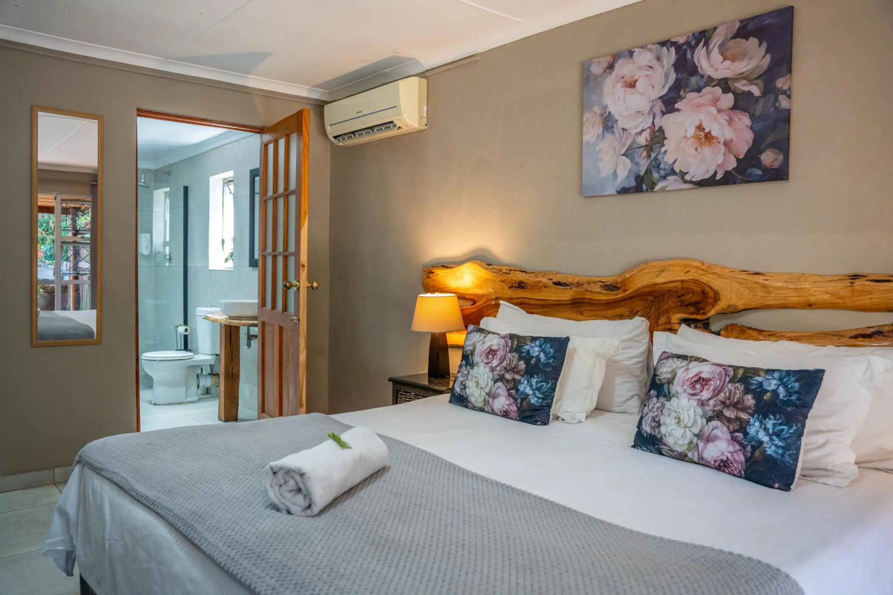 Tidewaters River Lodge