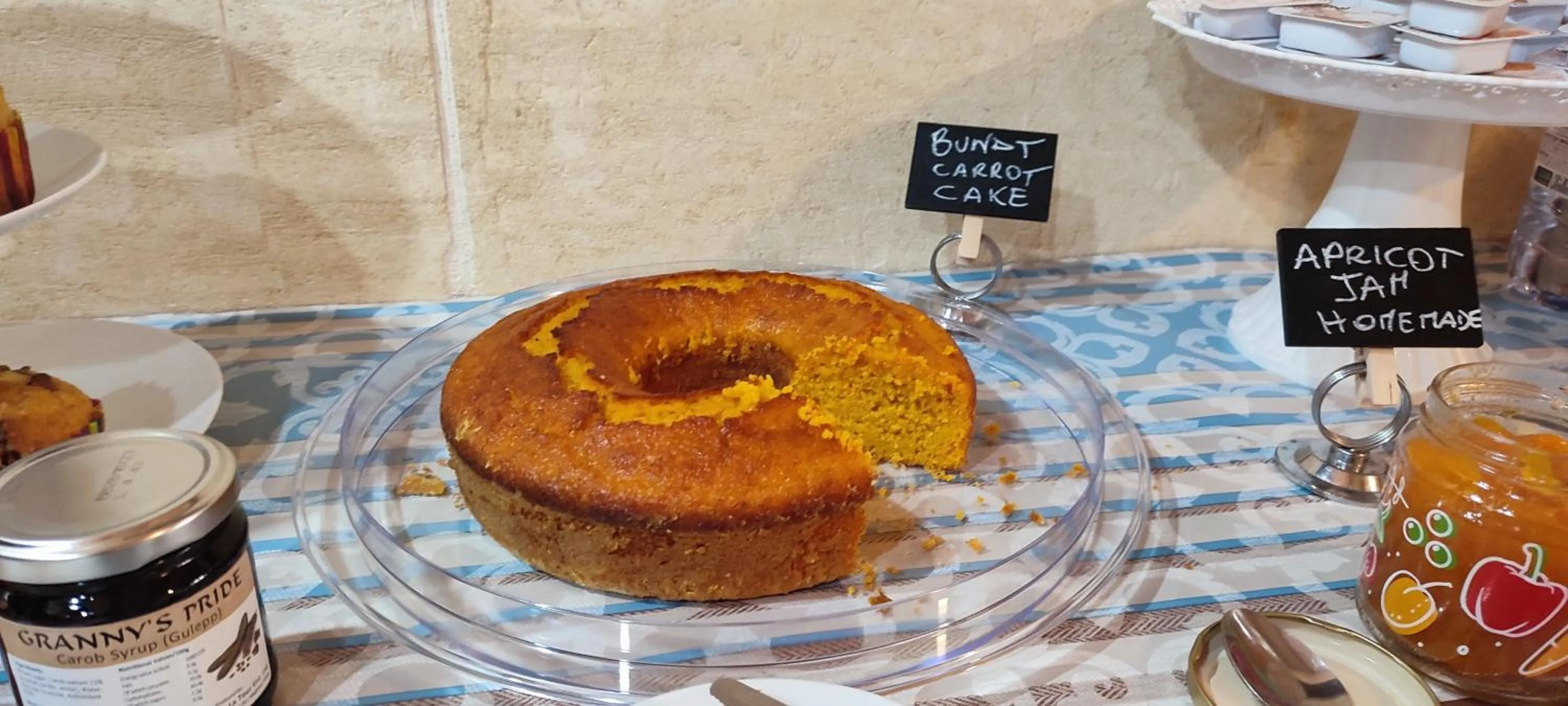 Food in Grotto's Paradise B&B