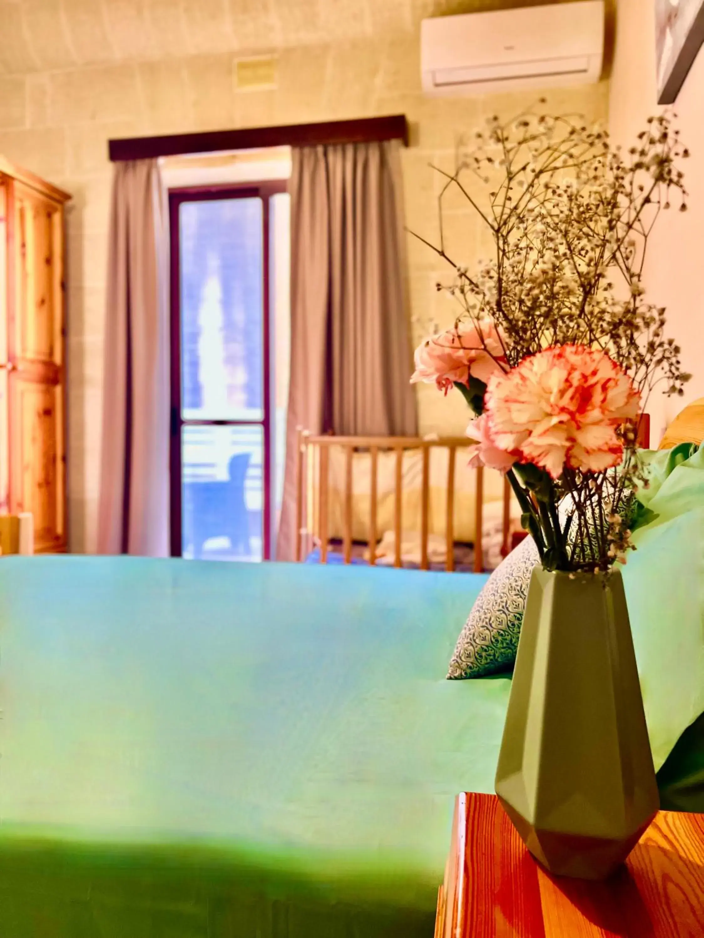 Comfort Triple Room with Shower in Grotto's Paradise B&B Comfort Triple Room with Shower in Grotto's Paradise B&B