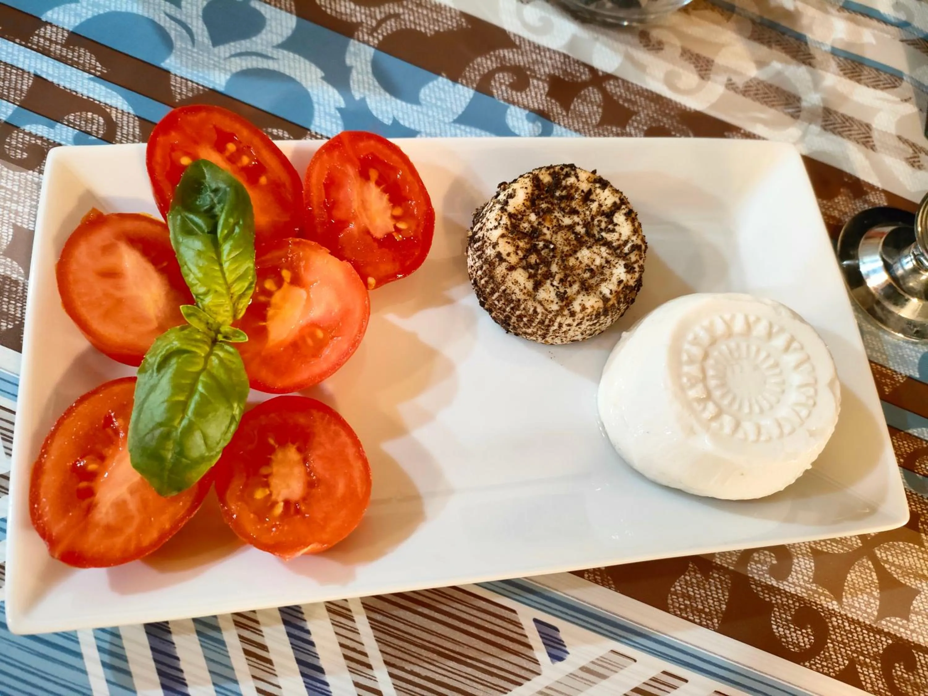 Food in Grotto's Paradise B&B