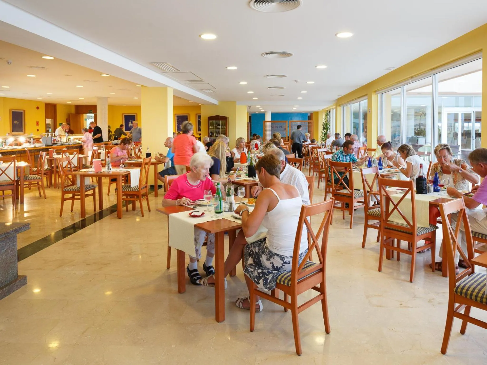 Restaurant/places to eat in Aparthotel Dunes Platja