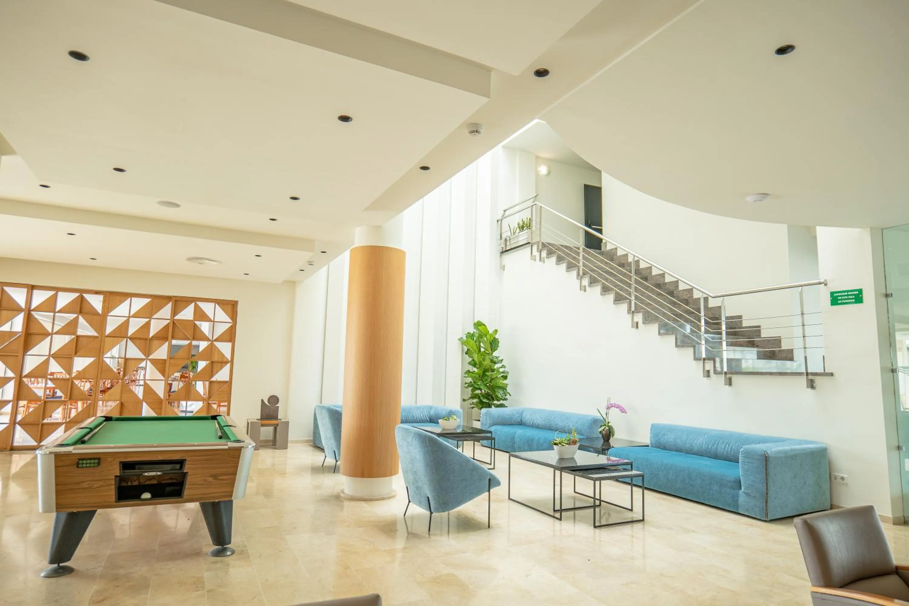 Lounge or bar in Aparthotel Dunes Platja