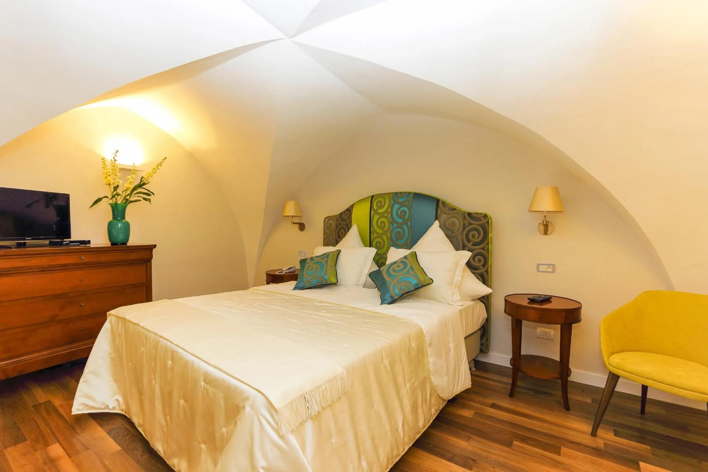 TV and multimedia, Bed in DieciSedici