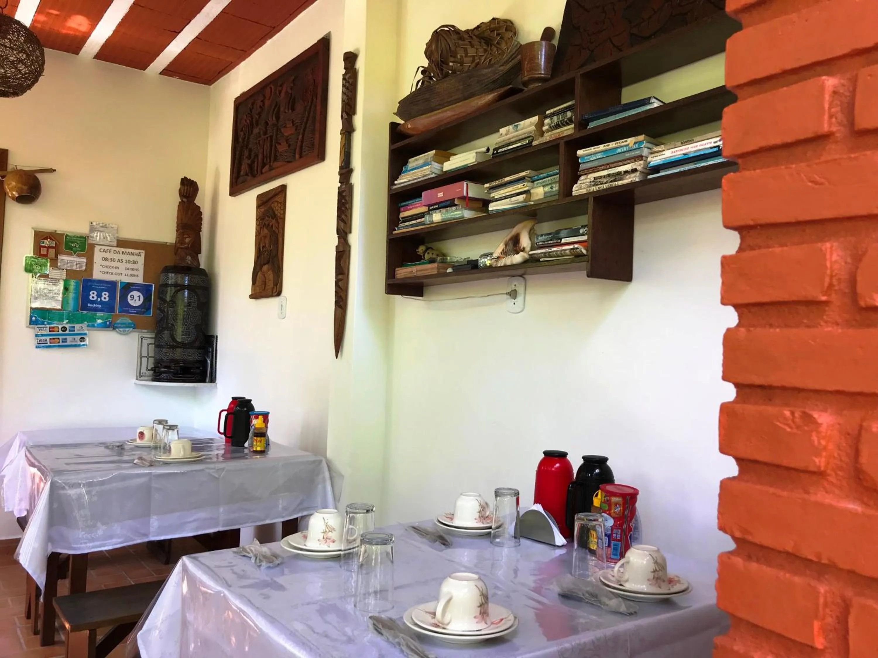 Continental breakfast in Pousada do Mineiro