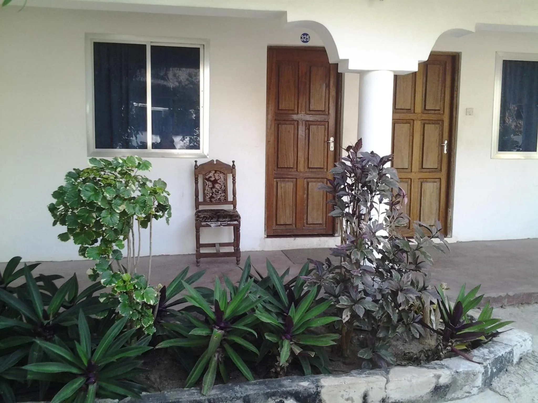 Facade/entrance in Visitor's Inn