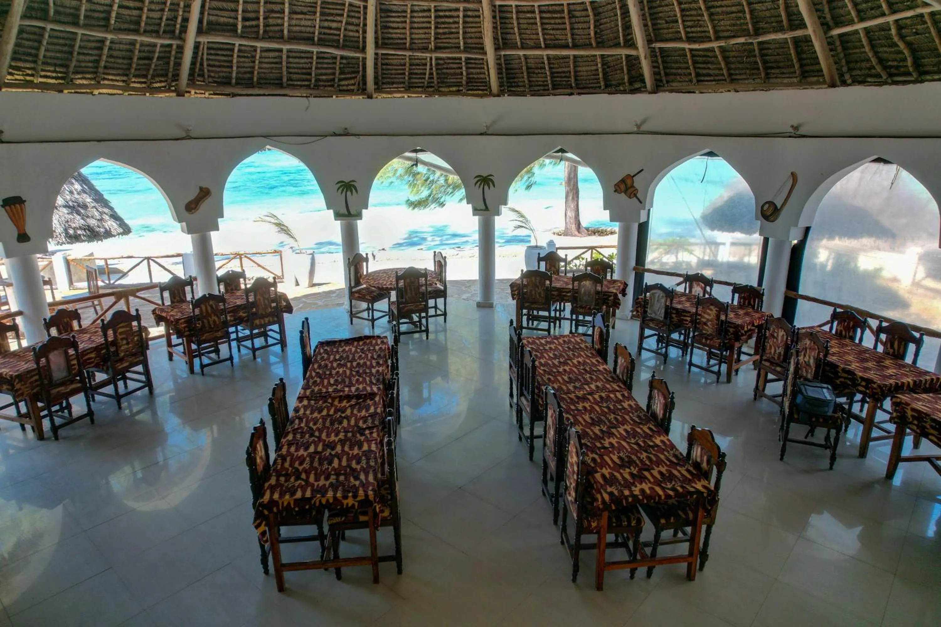 Restaurant/places to eat in Visitor's Inn