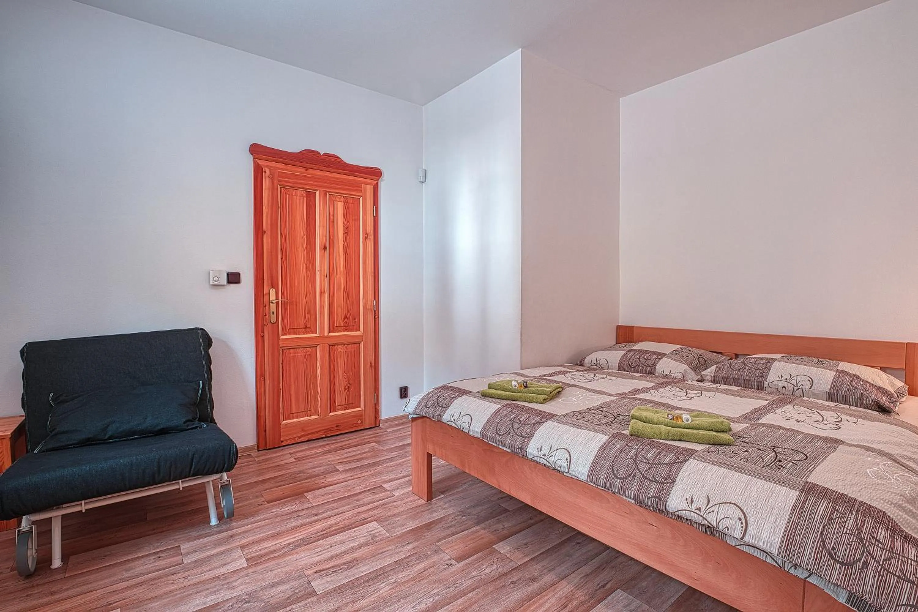 Bed in Apartments White - Hill