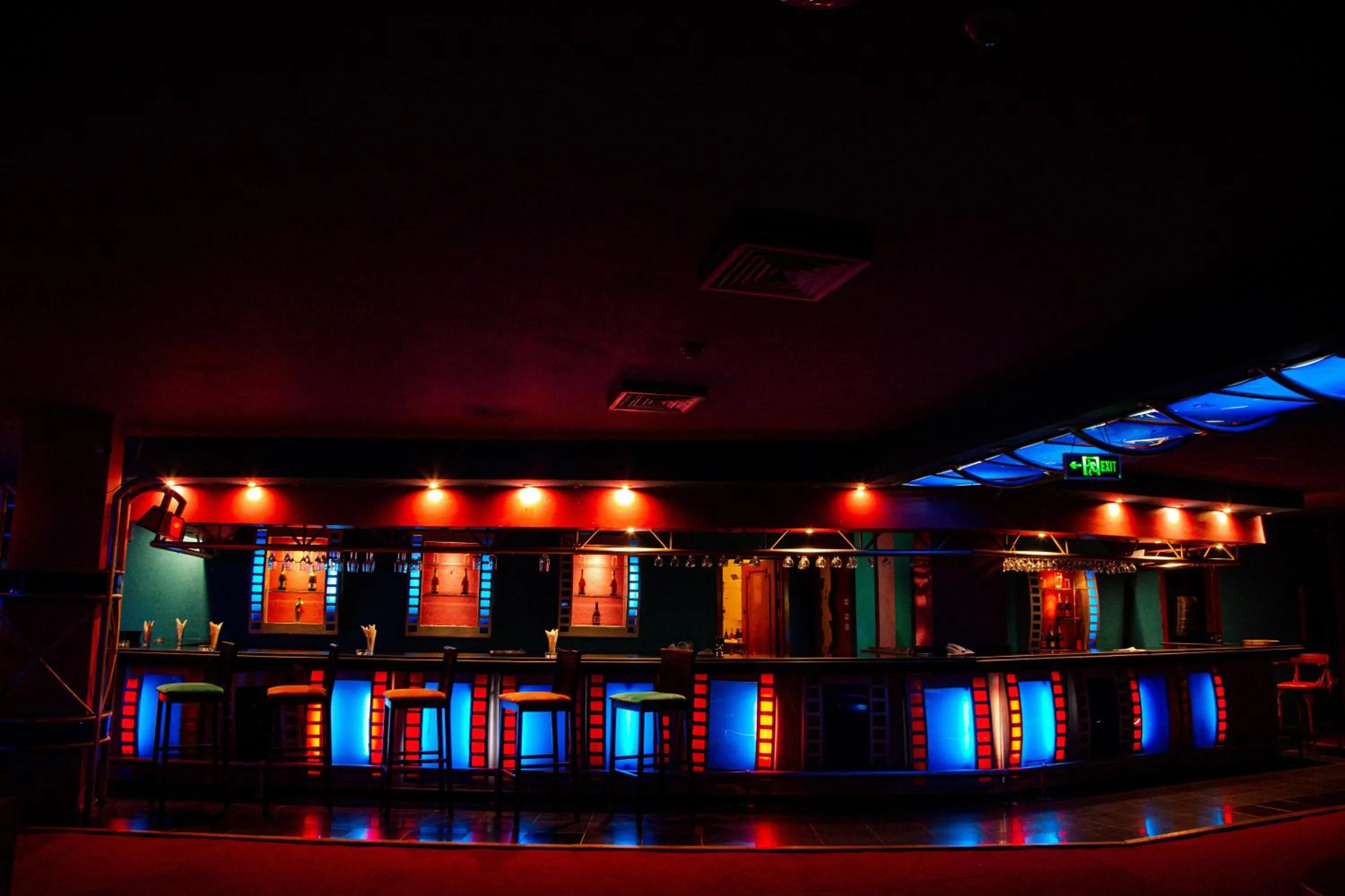 Lounge or bar in Aladdin Beach Resort