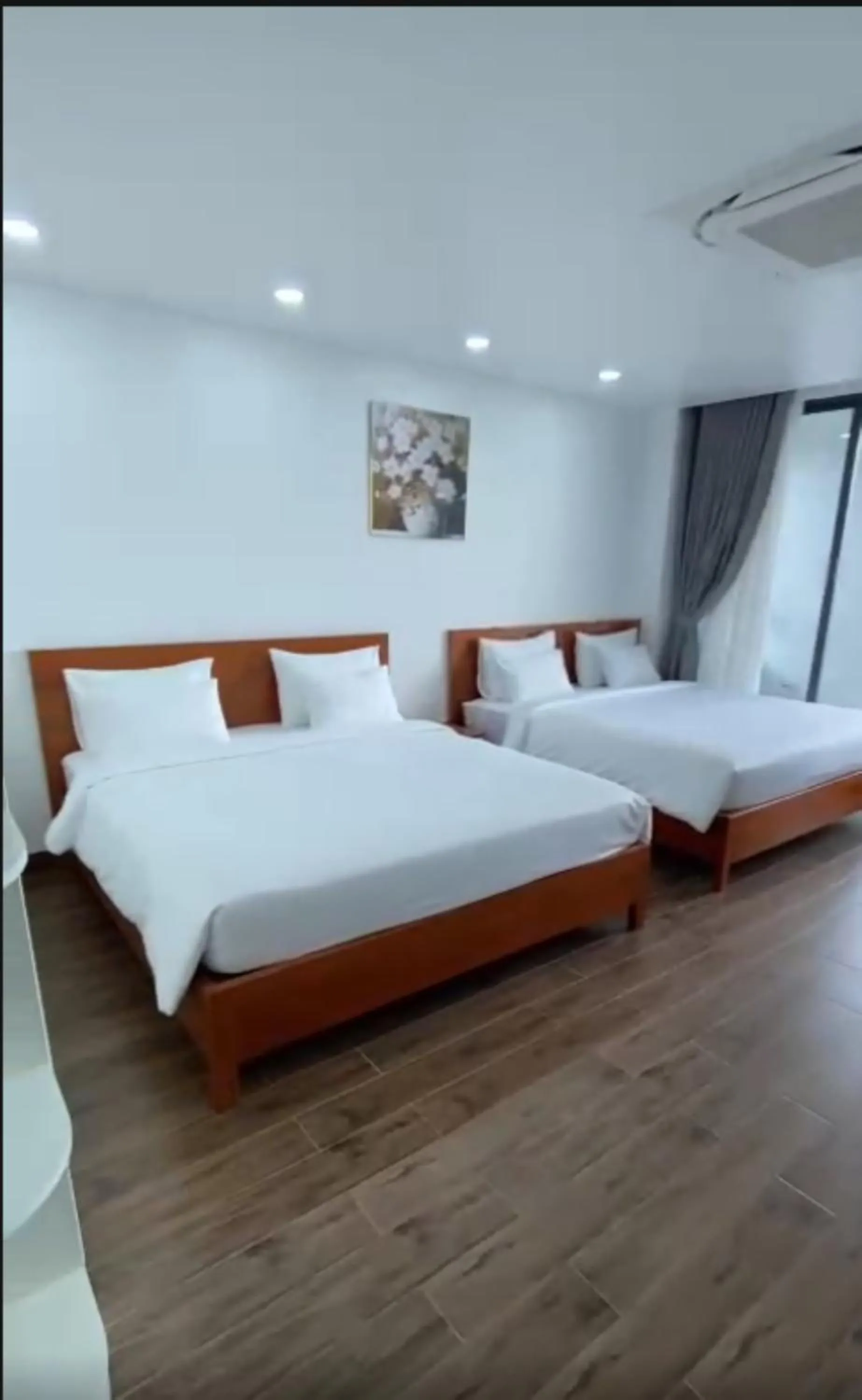 Bedroom, Bed in Golden Hotel