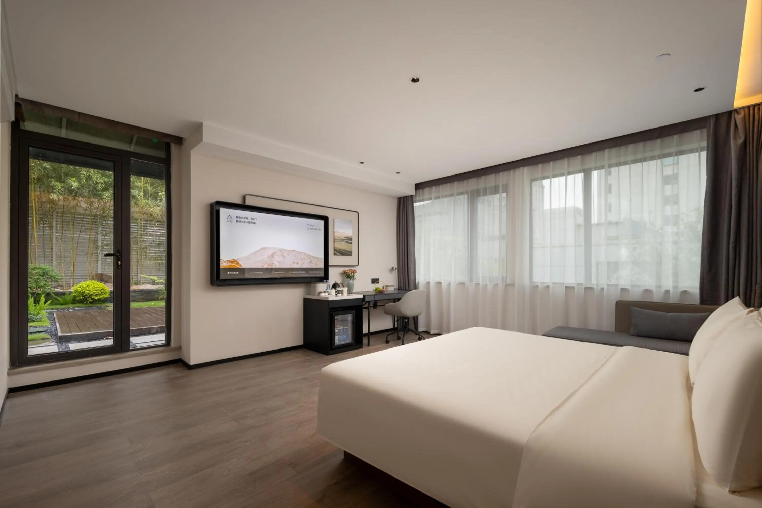 Bed in Atour Hotel Hangzhou Hubin Pinghai Road