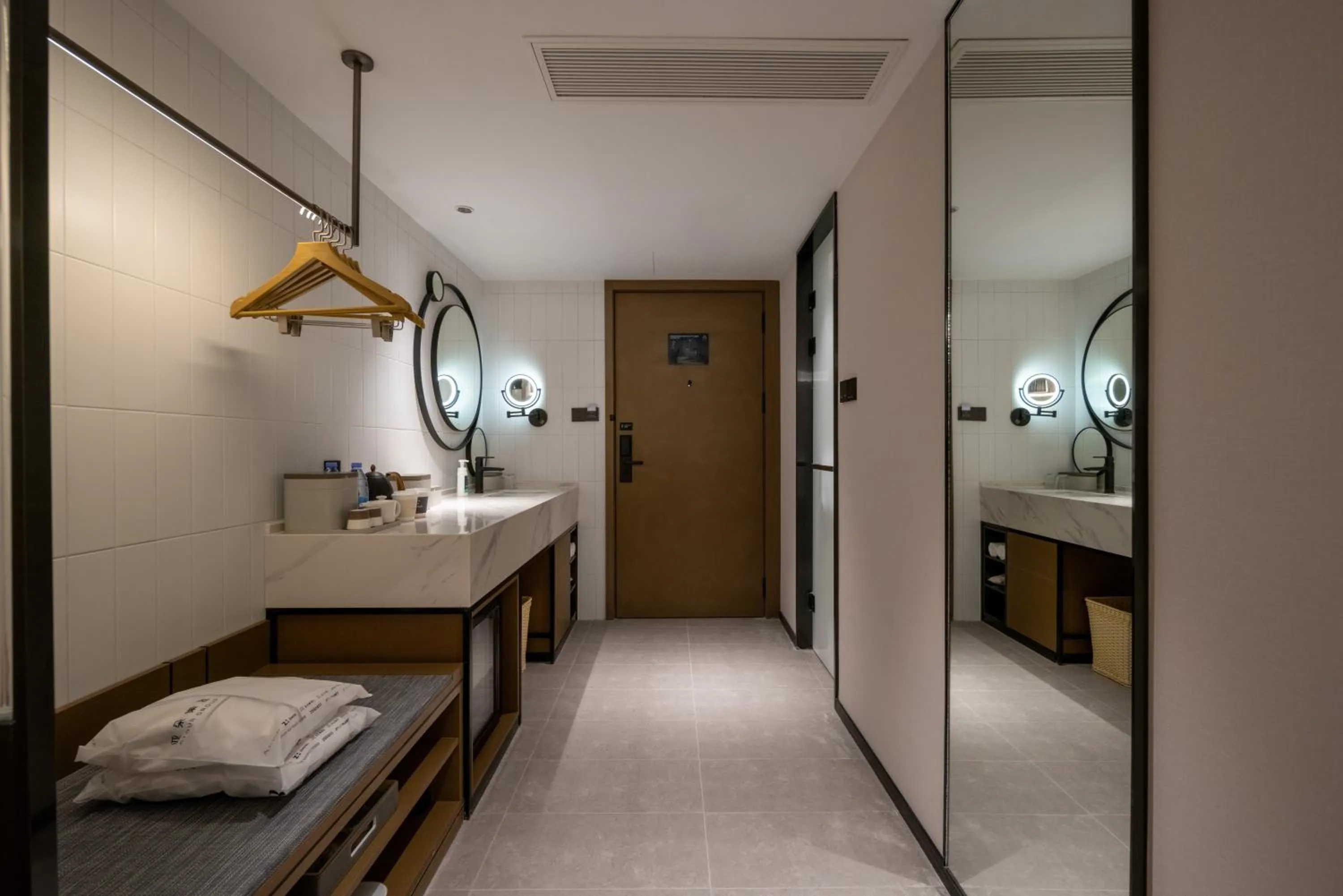 Bed in Atour Hotel Hangzhou Hubin Pinghai Road