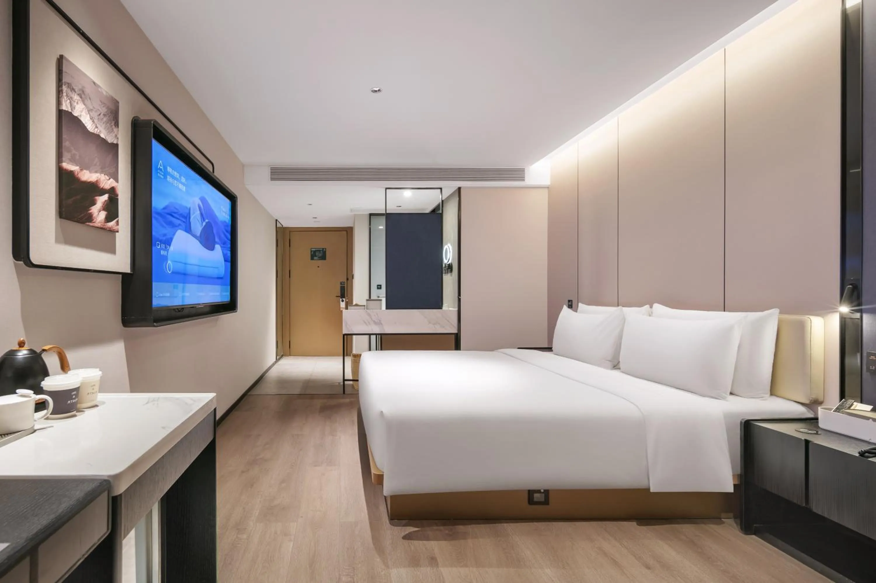 Bed in Atour Hotel Hangzhou Hubin Pinghai Road