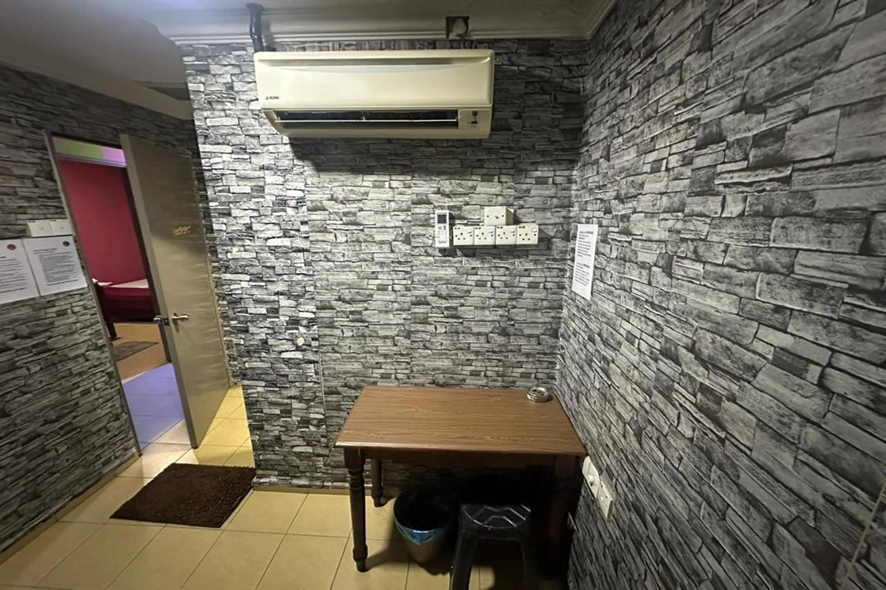 air conditioner in I Rose Budget Hotel