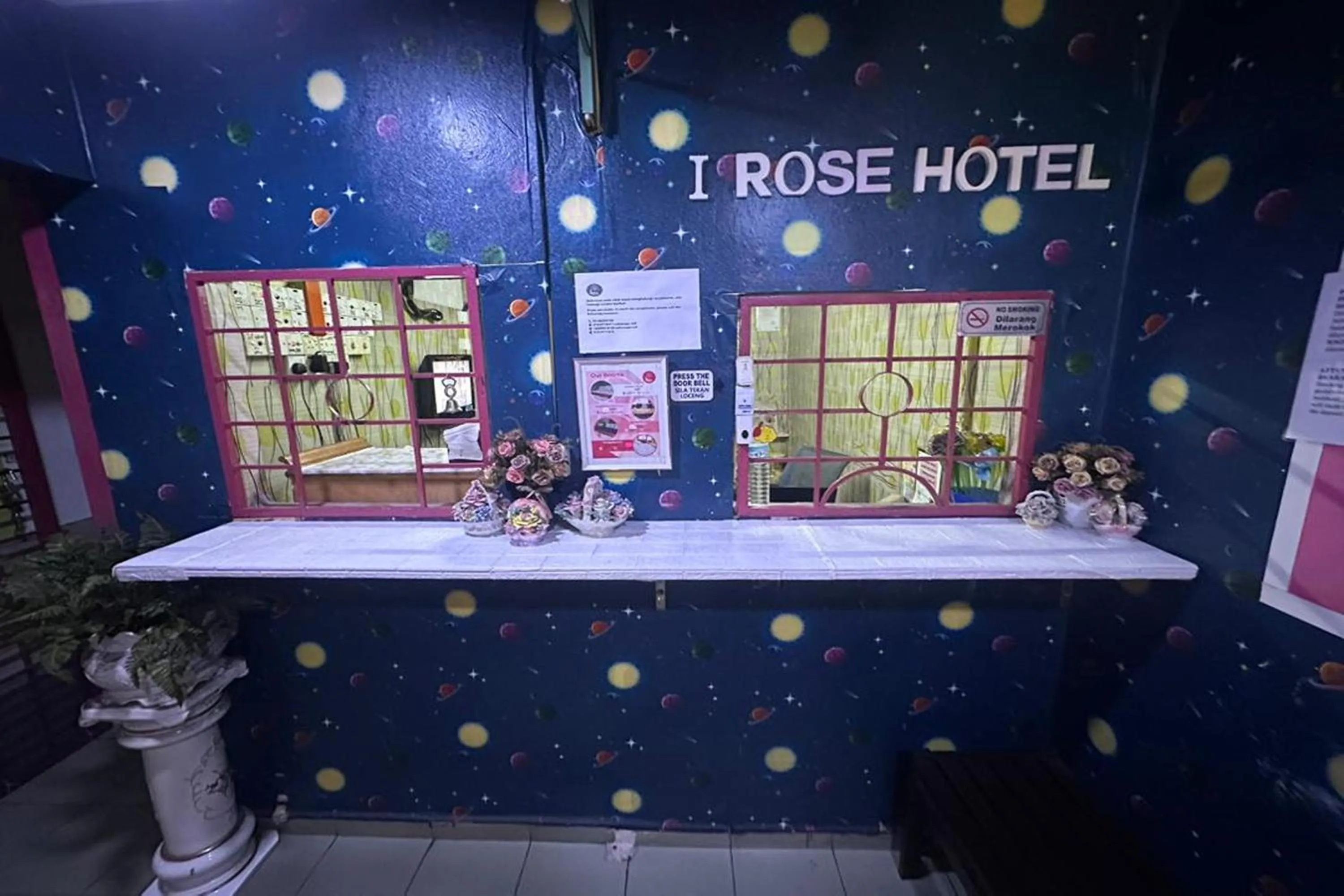 Lobby or reception in I Rose Budget Hotel