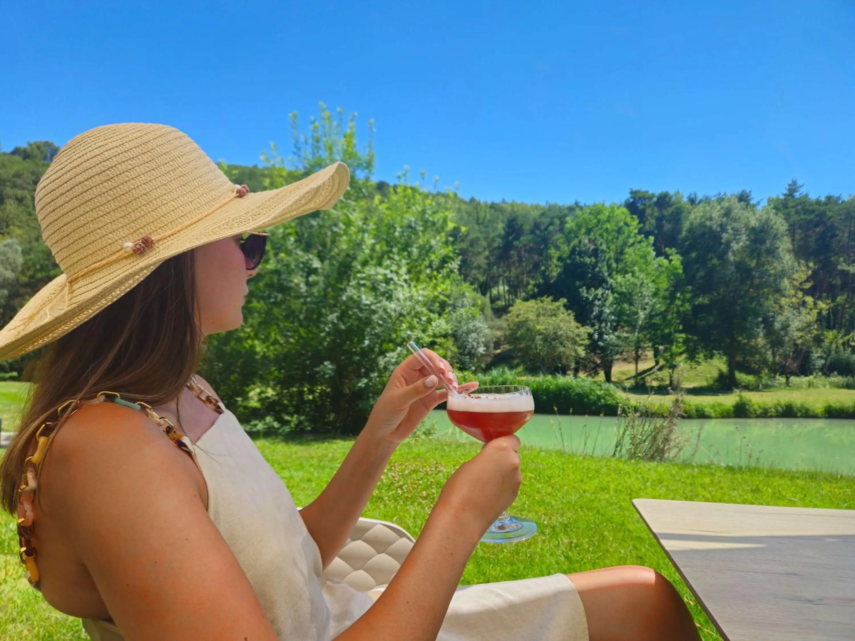 Lounge or bar in Domaine Ribiera, Hotel 5 Etoiles, SPA & Golf - Forcalquier