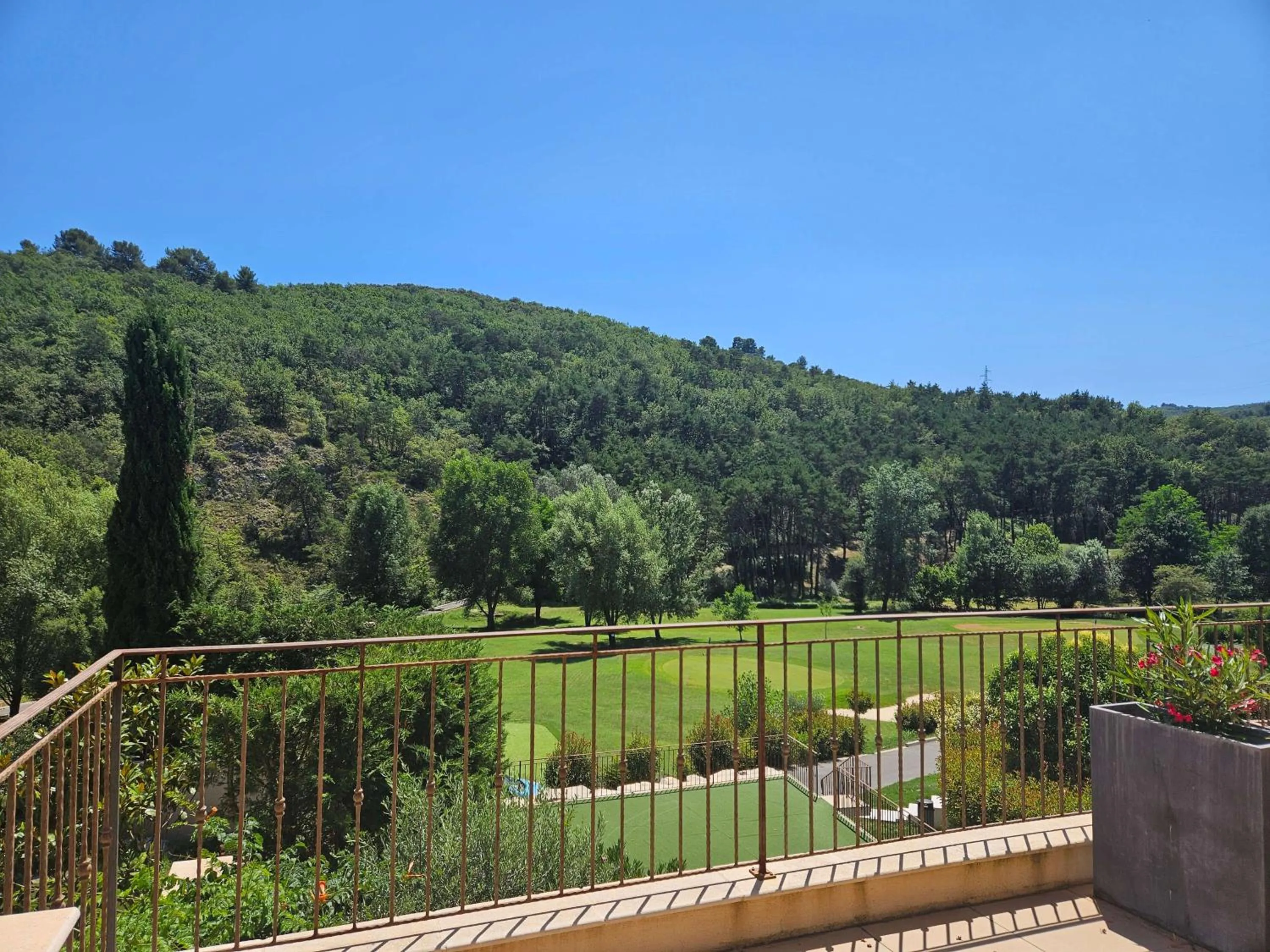 Balcony/Terrace in Domaine Ribiera, Hotel 5 Etoiles, SPA & Golf - Forcalquier